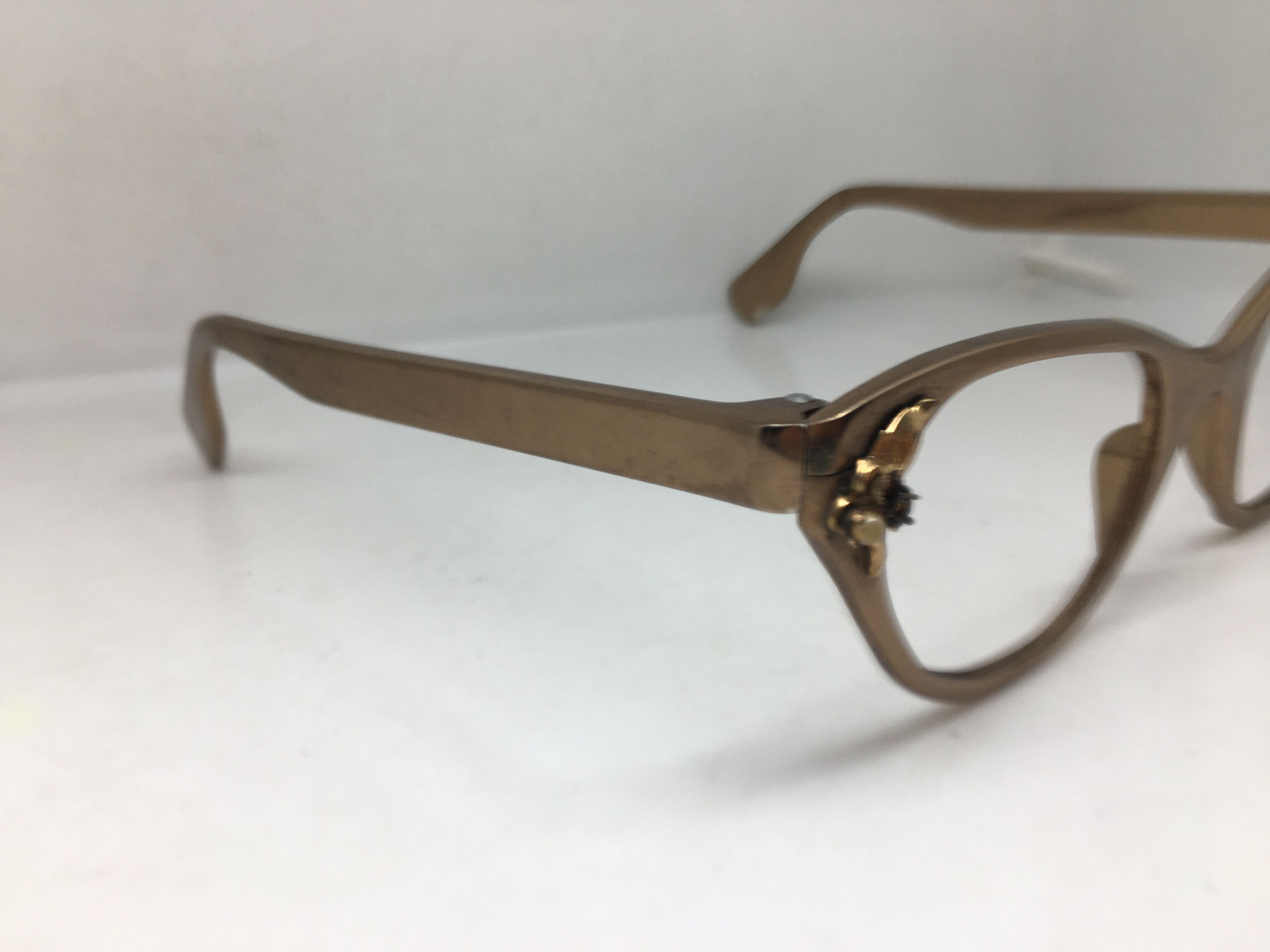 Vintage Vintage 50s TURA Woman Aluminum Brwon Cateye Eyeglasses Size ONE SIZE - 2 Thumbnail