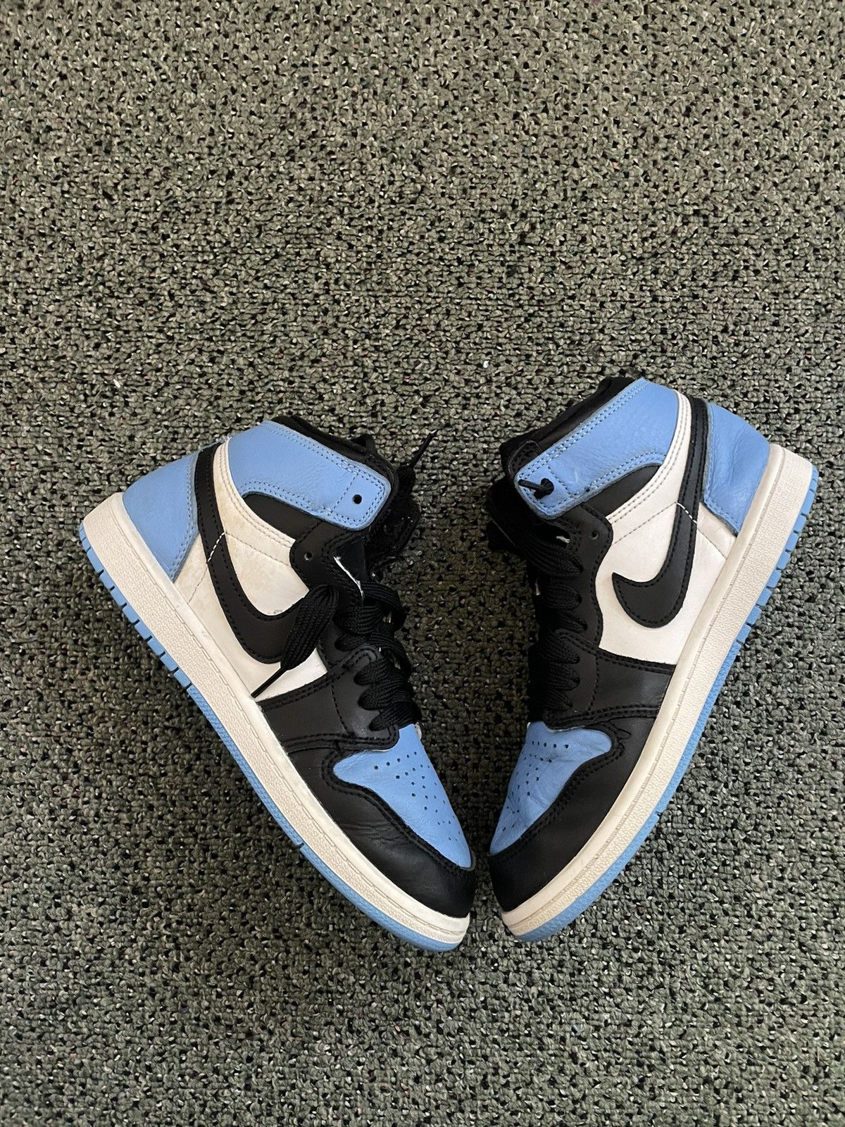 Nike Jordan 1 UNC Toe **YOUTH SIZE 3** Size US 5 / EU 37 - 2 Thumbnail
