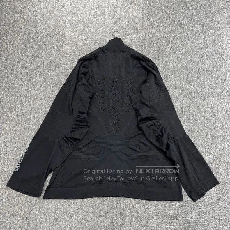 Balenciaga Balenciaga Slim Fit Knit Long Sleeve. Size US S / EU 44-46 / 1 - 1 Thumbnail