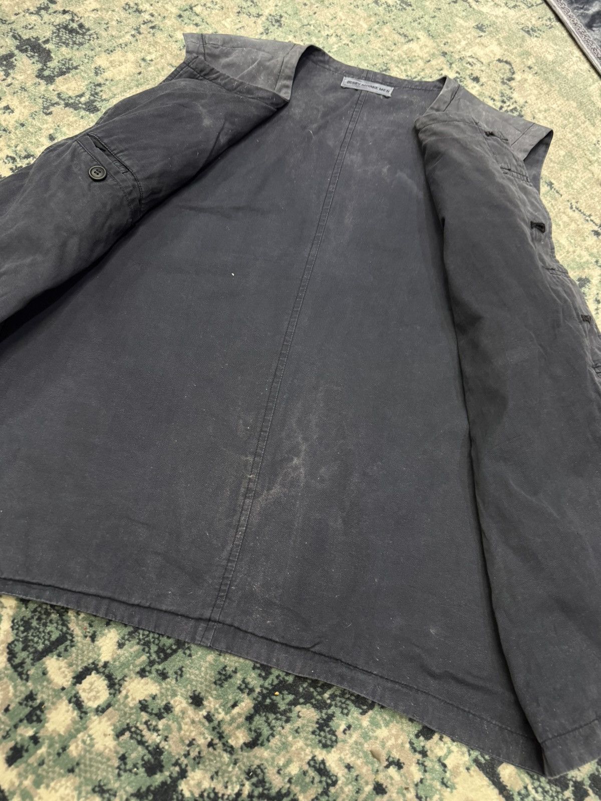 Issey Miyake 1980s ISSEY MIYAKE MEN DISTRESSED PATTERN VEST JACKET Size US M / EU 48-50 / 2 - 6 Thumbnail