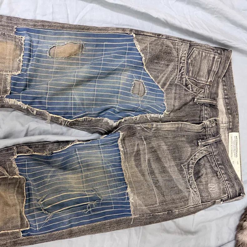 Neighborhood Neighborhood size S Jeans Size US 26 / EU 42 - 2 Thumbnail