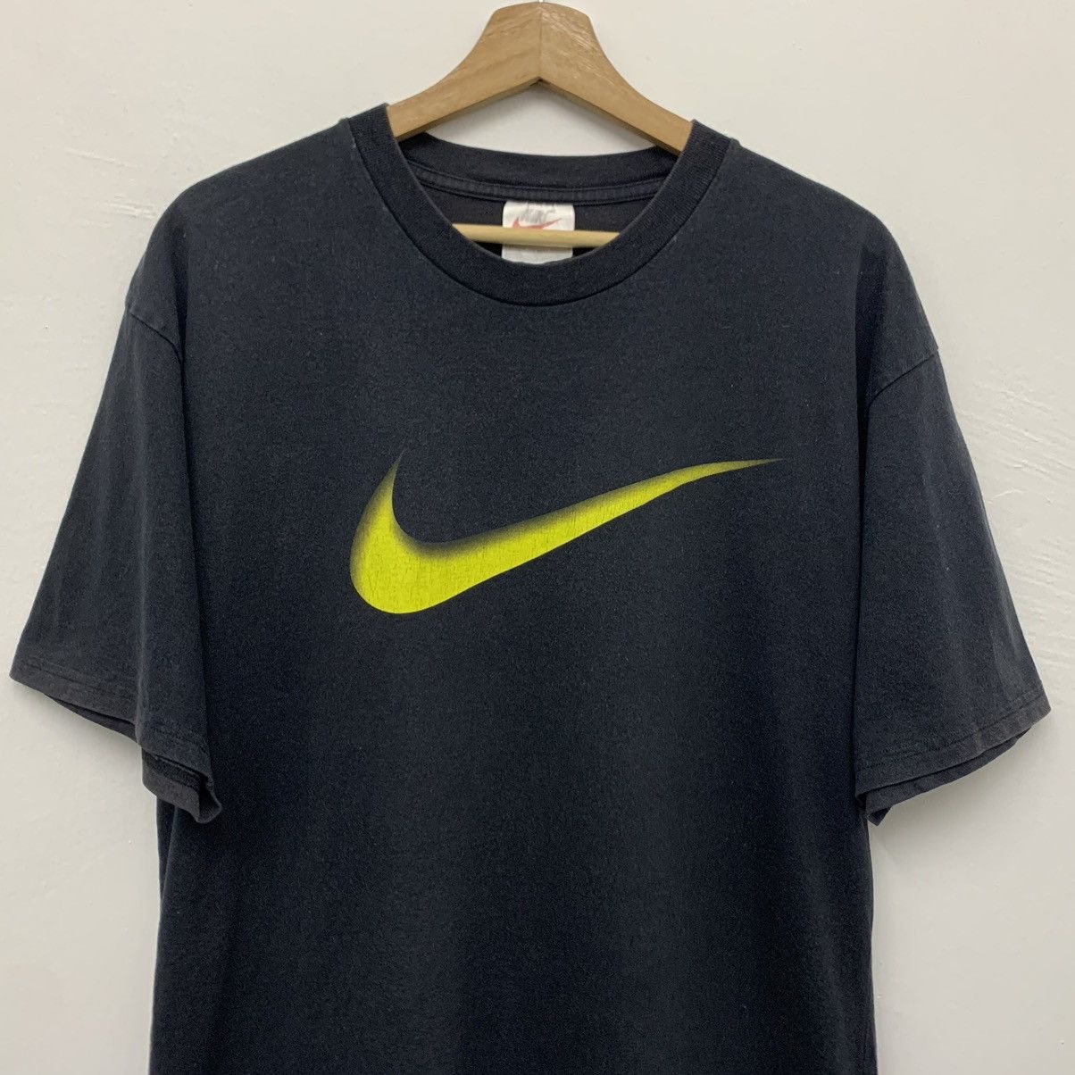 Nike Vintage 90s Nike big swoosh t-shirt Size US M / EU 48-50 / 2 - 3 Thumbnail