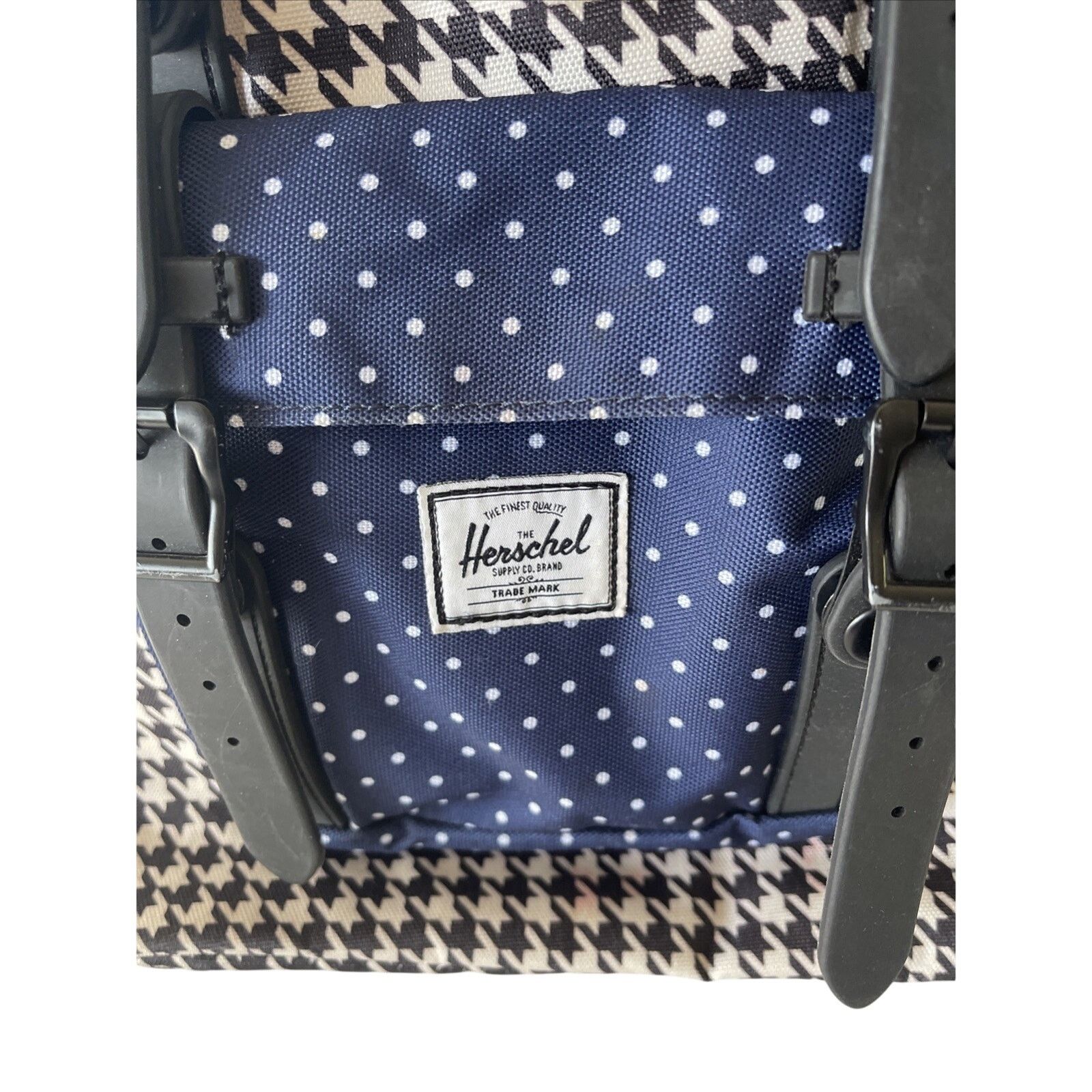 Herschel Supply Co. Herschel Backpack - Laptop Case- Black/ White Exterior-EUC Size ONE SIZE - 3 Thumbnail