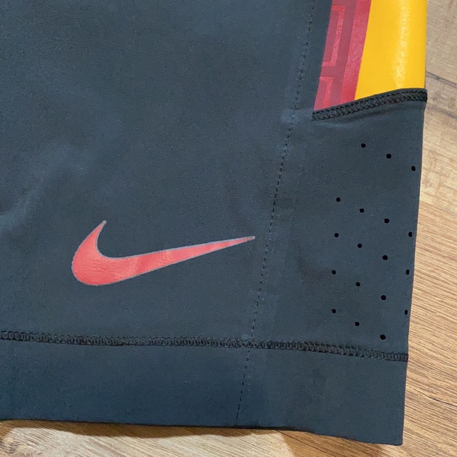 Nike 2014 Nike USC shorts Size US 32 / EU 48 - 3 Thumbnail