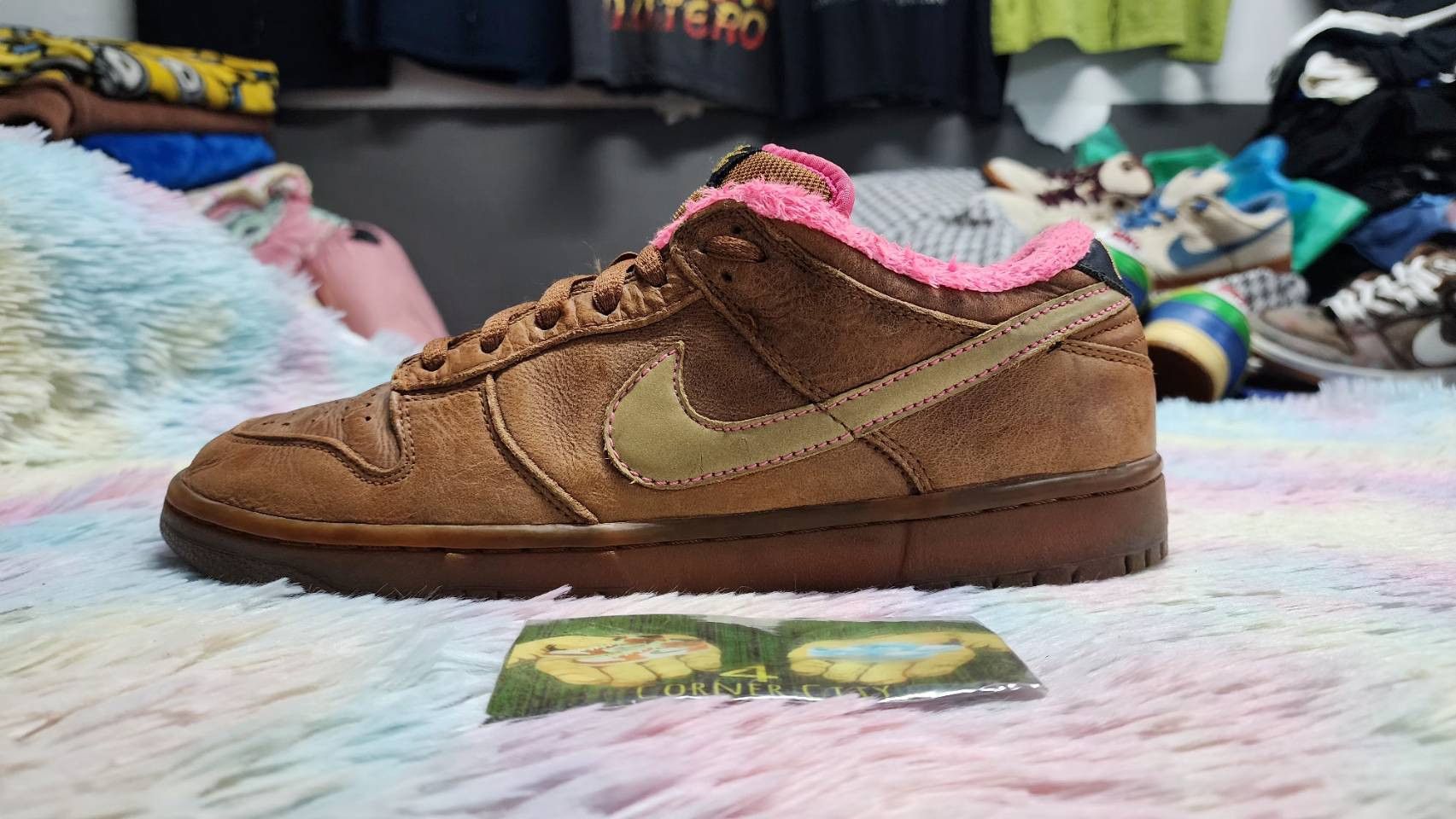 Nike Nike Sb Dunk Low Gibson Guitar Case Size US 9.5 / EU 42-43 - 1 Thumbnail