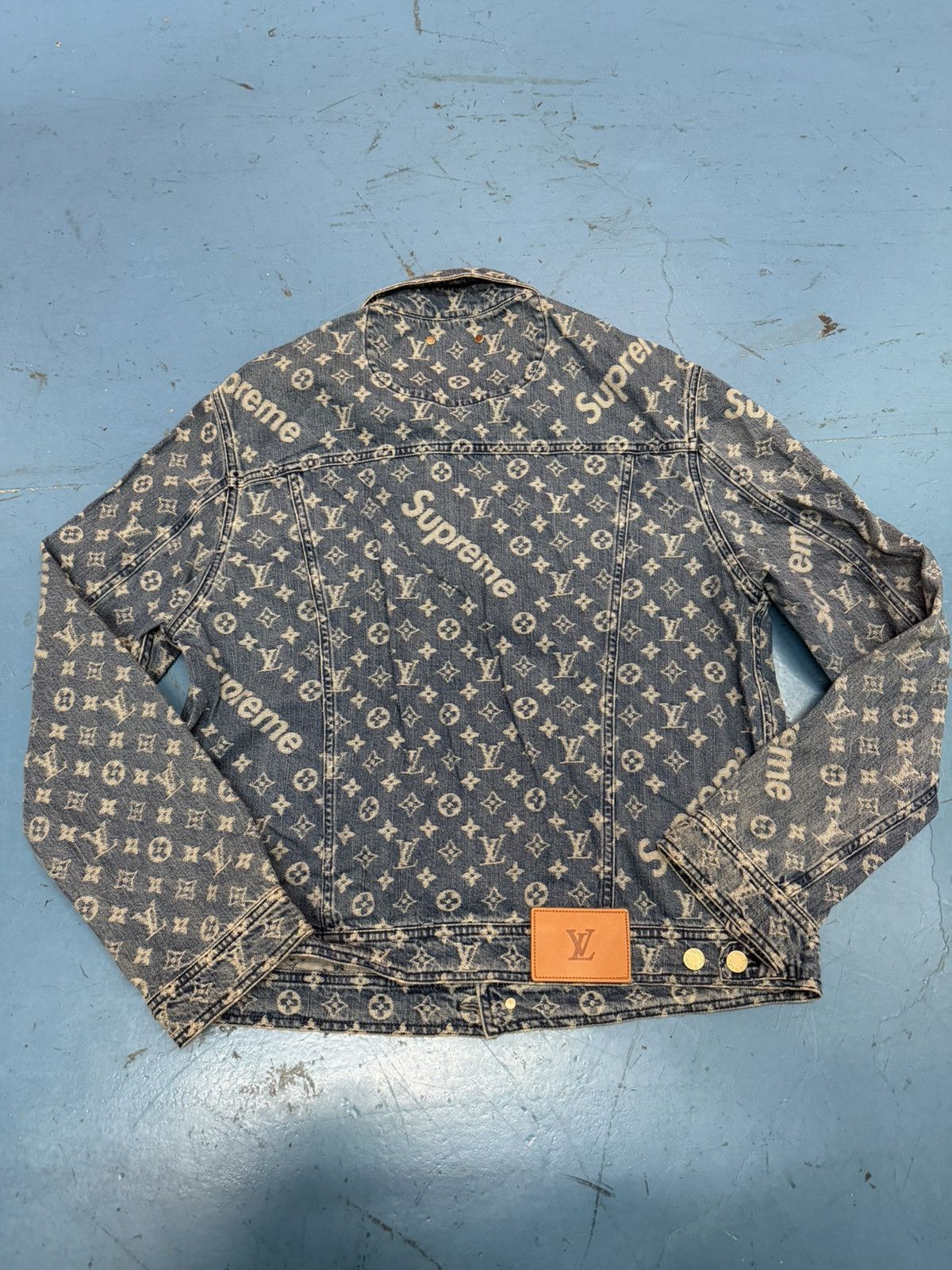 Louis Vuitton × Supreme LOUIS VUITTON X SUPREME DENIM JACKET Size US L / EU 52-54 / 3 - 2 Thumbnail