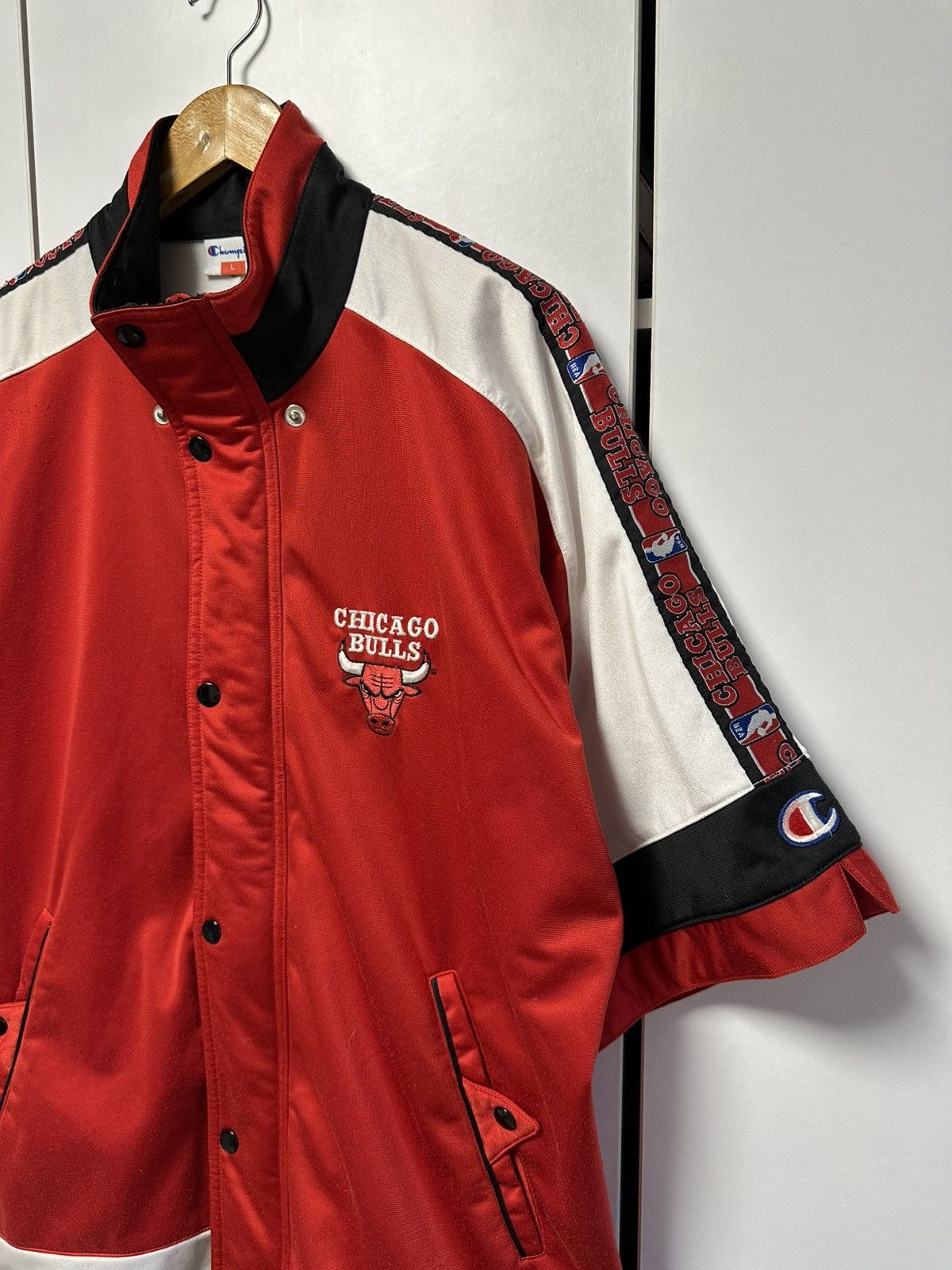 Champion CHICAGO BULLS BASKETBALL VINTAGE CHAMPION NBA Rare Size US L / EU 52-54 / 3 - 2 Thumbnail