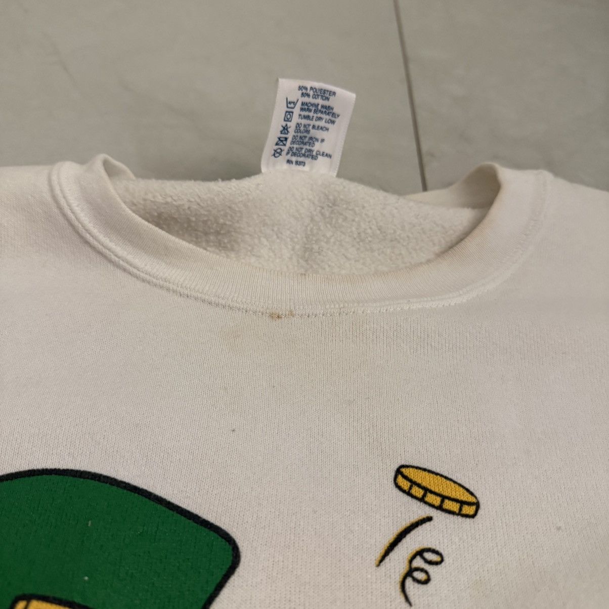 Other Vintage 90's White "Feel Lucky" Leprechaun Crewneck Size US L / EU 52-54 / 3 - 5 Thumbnail