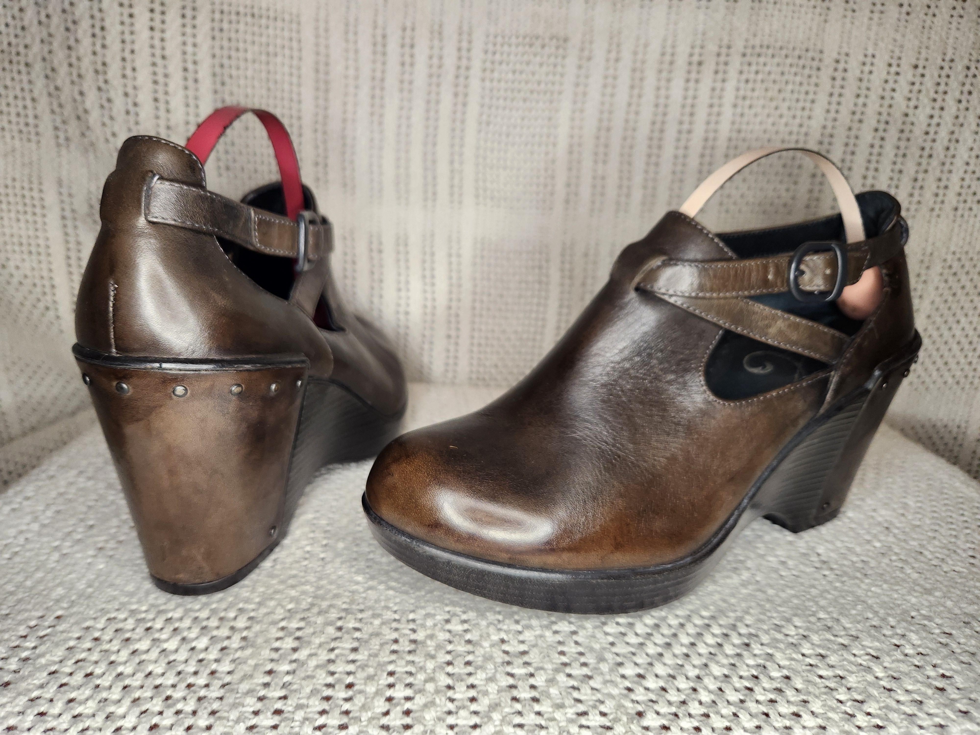 Dansko bootie crossed strap buckle Size US 7 / IT 37 - 4 Thumbnail