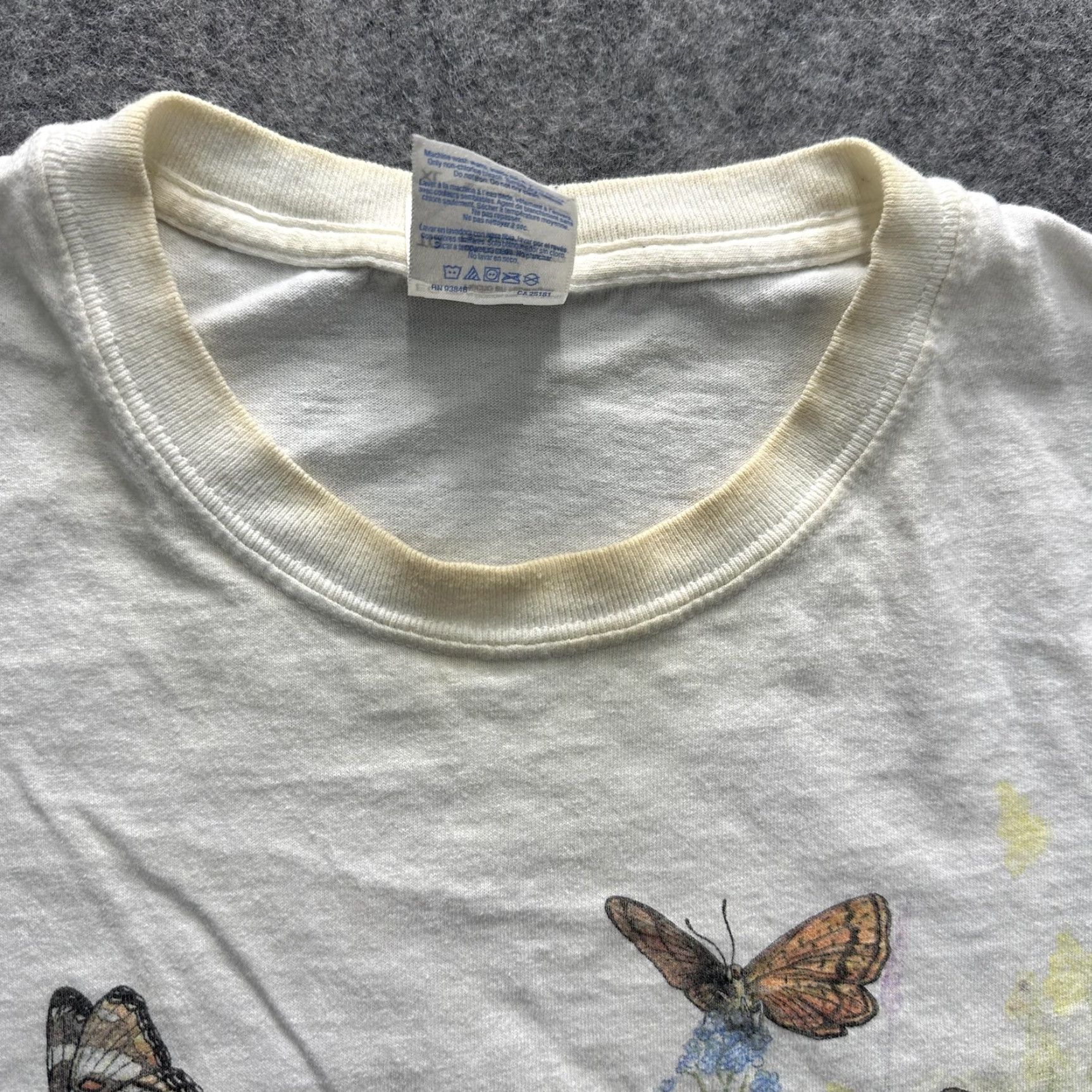 Gildan VINTAGE Callaway Gardens Butterfly Shirt Mens XL White Graphic Double Sided Nature Tee Size US XL / EU 56 / 4 - 7 Thumbnail