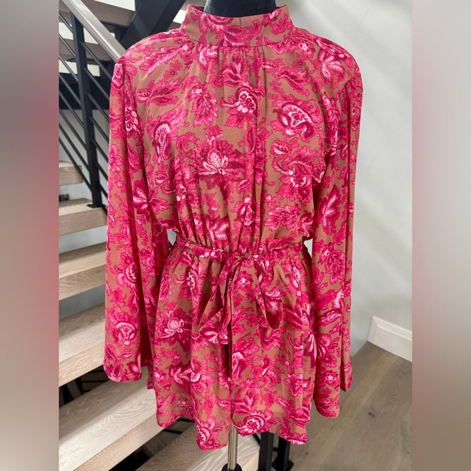 Other New Chic Pink Floral Romper size S Size 26" / US 2 / IT 38 - 5 Thumbnail