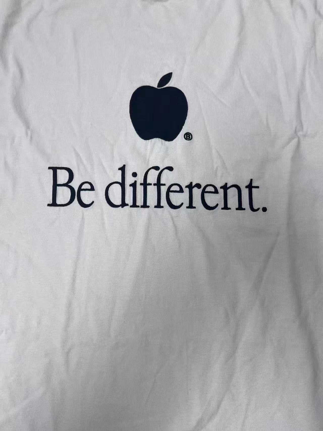 Balenciaga Balenciaga Be Different Logo Apple Print Oversized Tee White Size M / US 6-8 / IT 42-44 - 3 Thumbnail