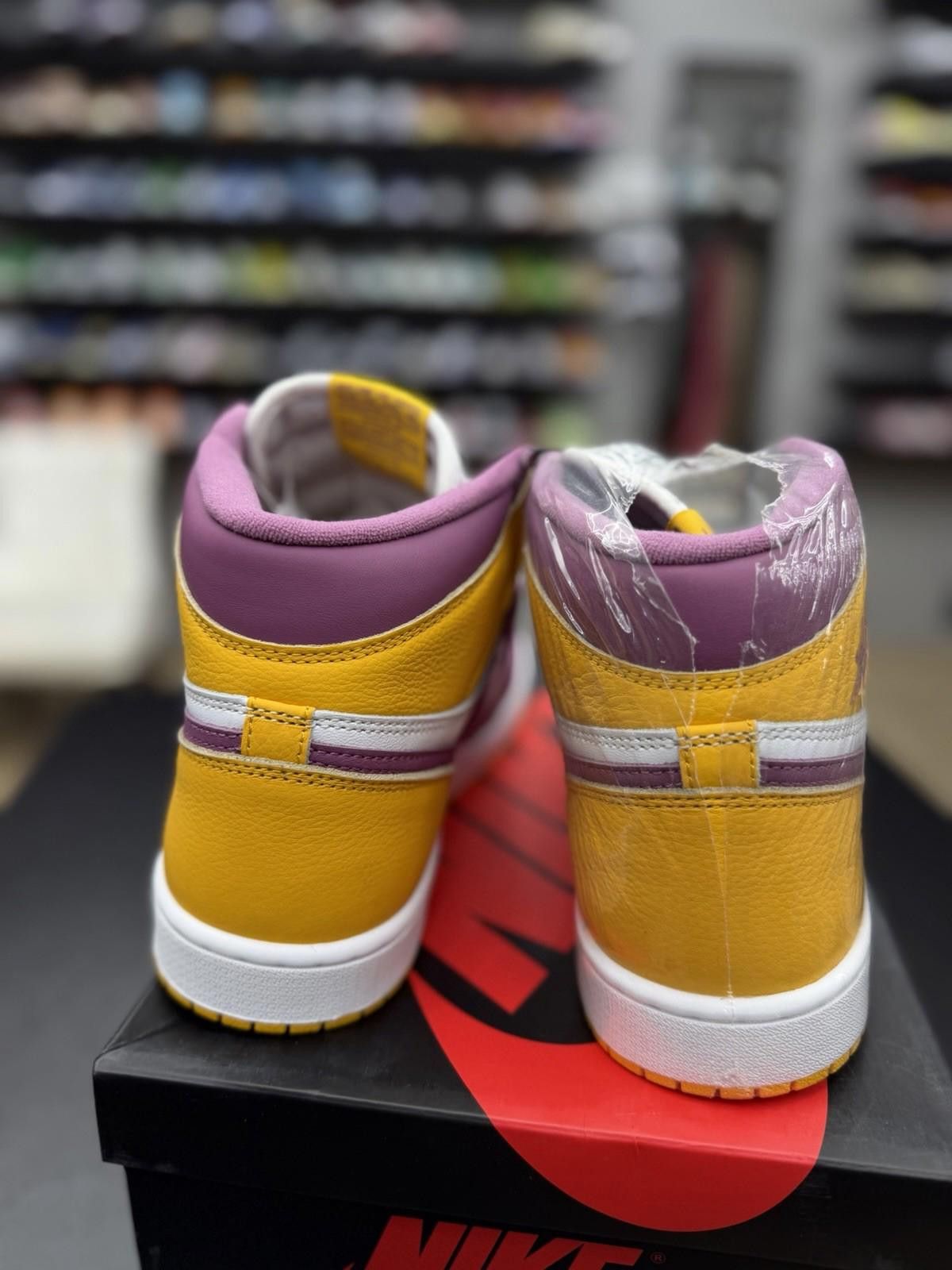 Other Nike Air Jordan 1 Retro High OG 'Brotherhood' Size 9.5 NEW Size US 9.5 / EU 42-43 - 4 Thumbnail