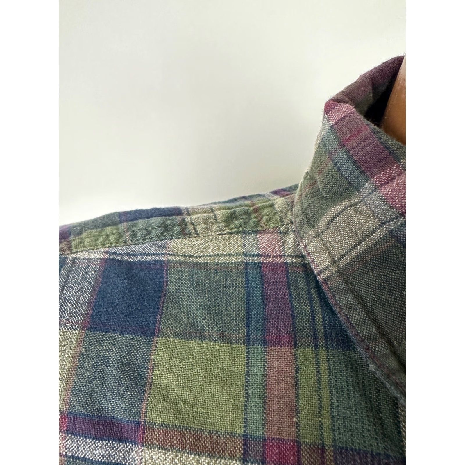 Equipment VINTAGE Basic Equipment Shirt Men Medium 90s Plaid Button-Up Cotton Green Casual 90s Vintage, Outdoor, Preppy Mens Shirt Size US M / EU 48-50 / 2 - 4 Thumbnail