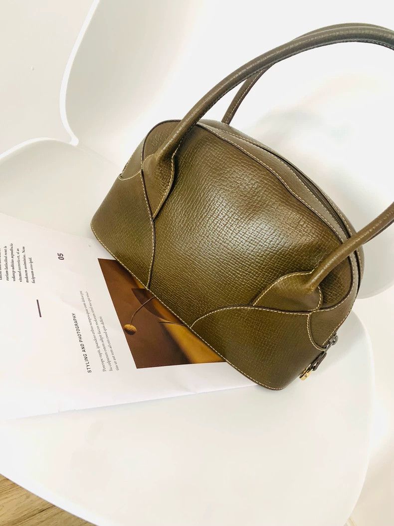 Loewe loewe Shell bag bowling bag 2503-Nextarrow Size ONE SIZE - 1 Thumbnail