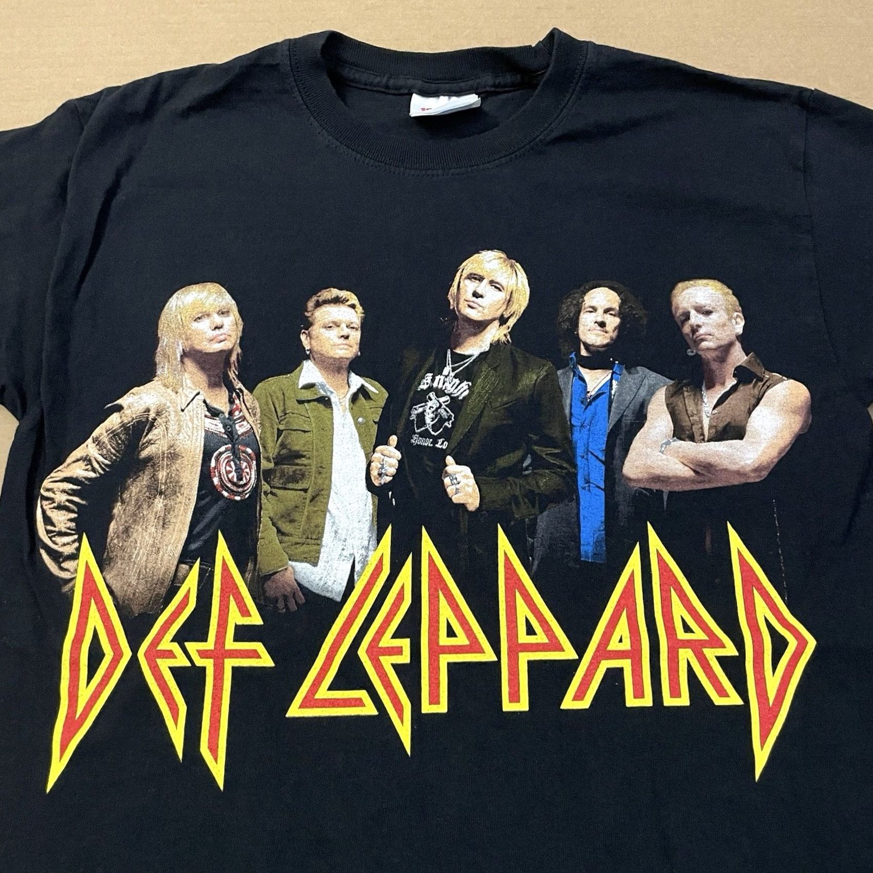 Hanes VINTAGE Hanes T-Shirt Mens Small Black Music Rock USA Y2K Def Leppard Tour Shirt Size US S / EU 44-46 / 1 - 2 Thumbnail
