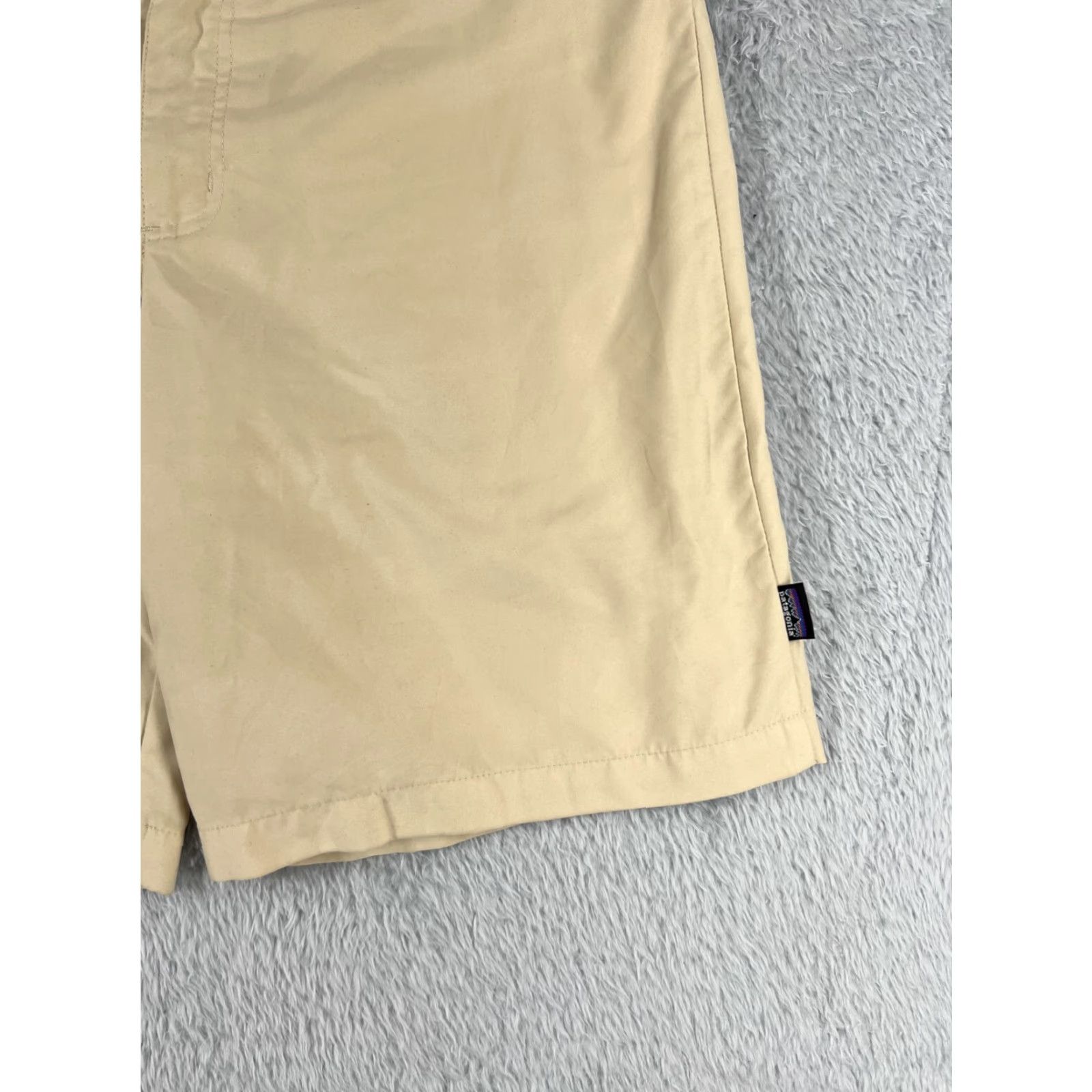 Patagonia Patagonia Shorts Womens 8 Beige Duway 100% Polyester Flat Front Pockets Size 30" / US 8 / IT 44 - 2 Thumbnail
