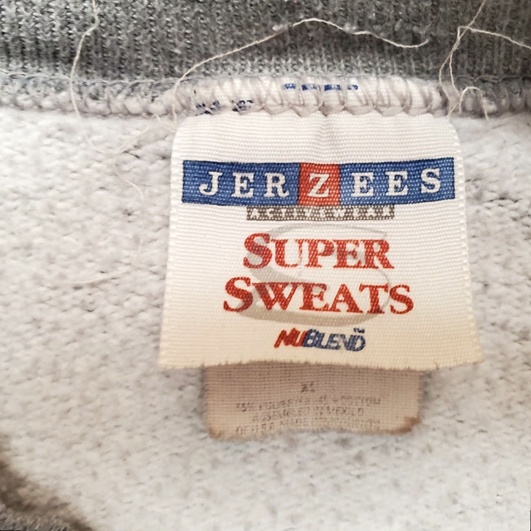 Jerzees VINTAGE Fredericksburg Football Sweatshirt Mens XL Gray 2001 Champions Jerzees Shirt Men XL Gray 90s USA Concert Outdoor Football Champions Size US XL / EU 56 / 4 - 5 Thumbnail