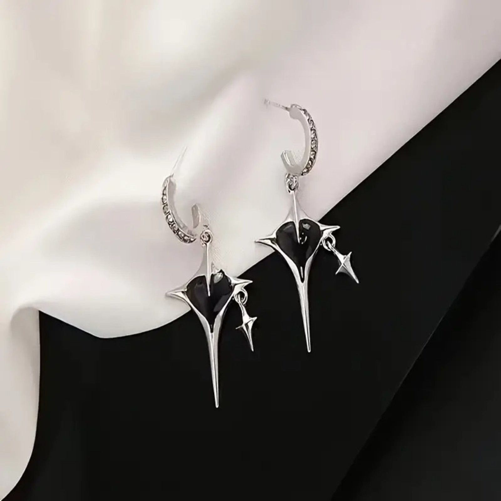 Other Goth Emo Punk Avant Garde Black Heart Spike Drop Earrings Size ONE SIZE - 3 Thumbnail