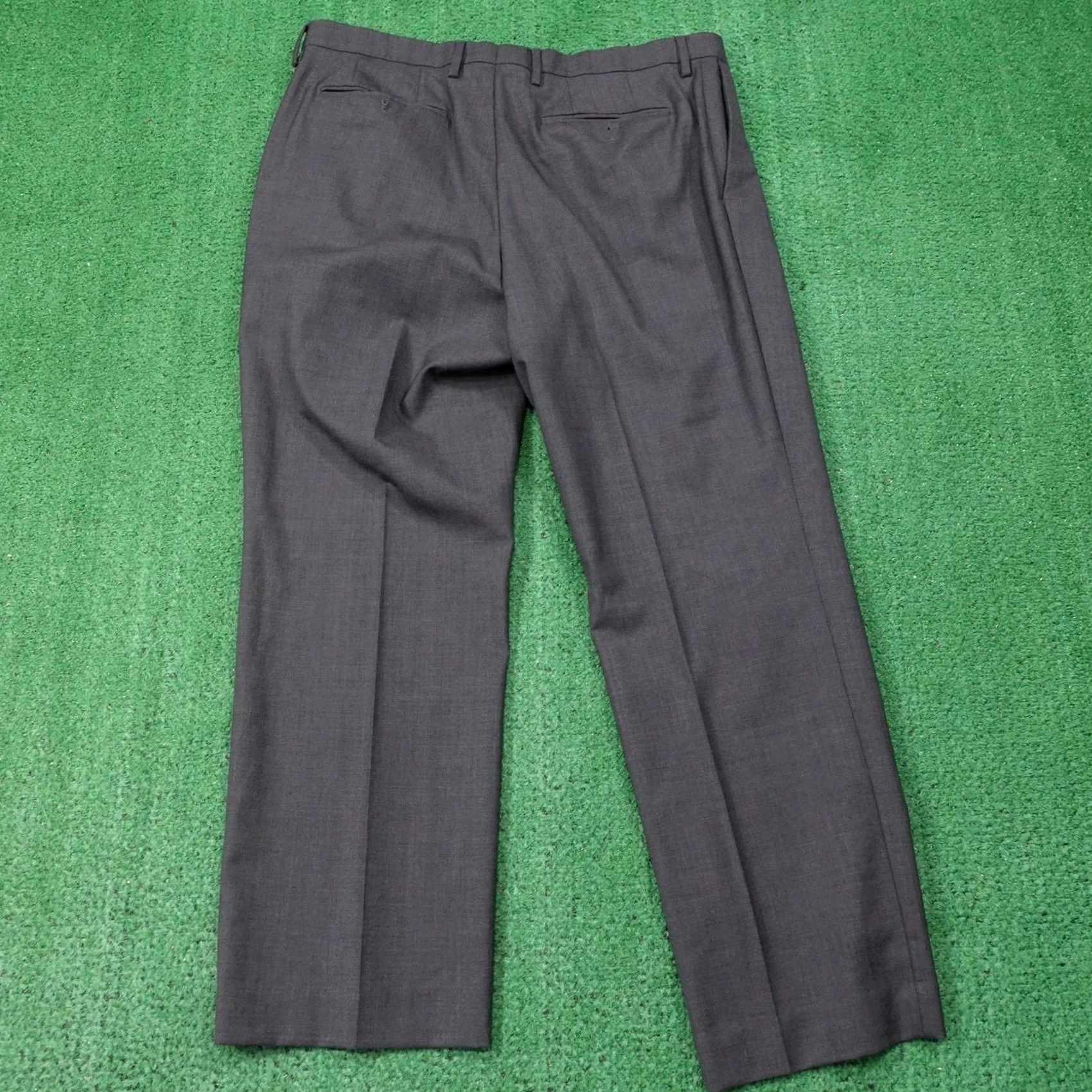 Banana Republic Banana Republic Pants Mens 36x30 Gray Classic Fit Dress Pants Flat Front Wool Size US 36 / EU 52 - 4 Thumbnail