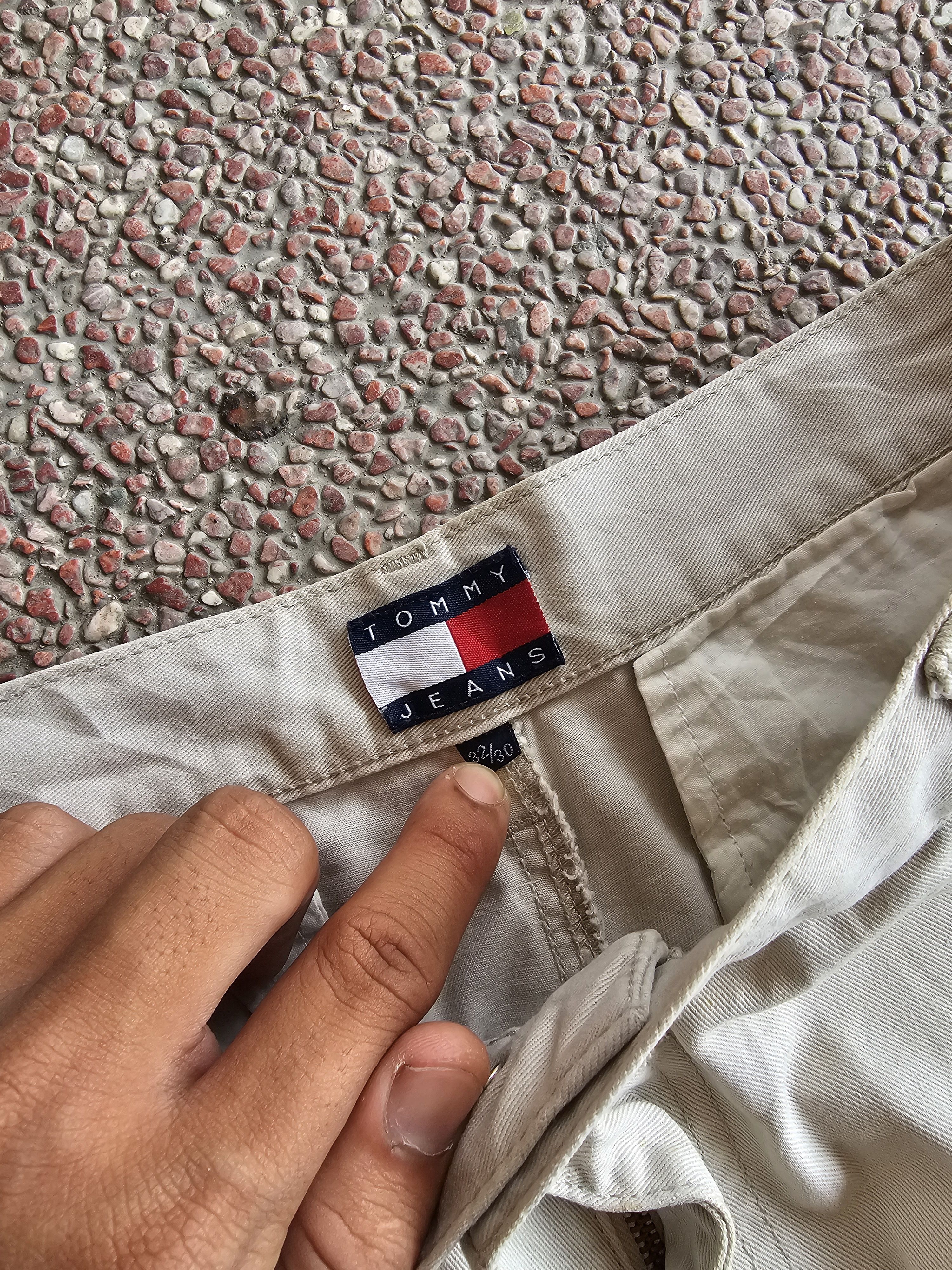 Tommy Hilfiger Vintage Tommy Hilfiger Beige Cargo Pants W32 Y2K Utility Fit Size US 32 / EU 48 - 2 Thumbnail