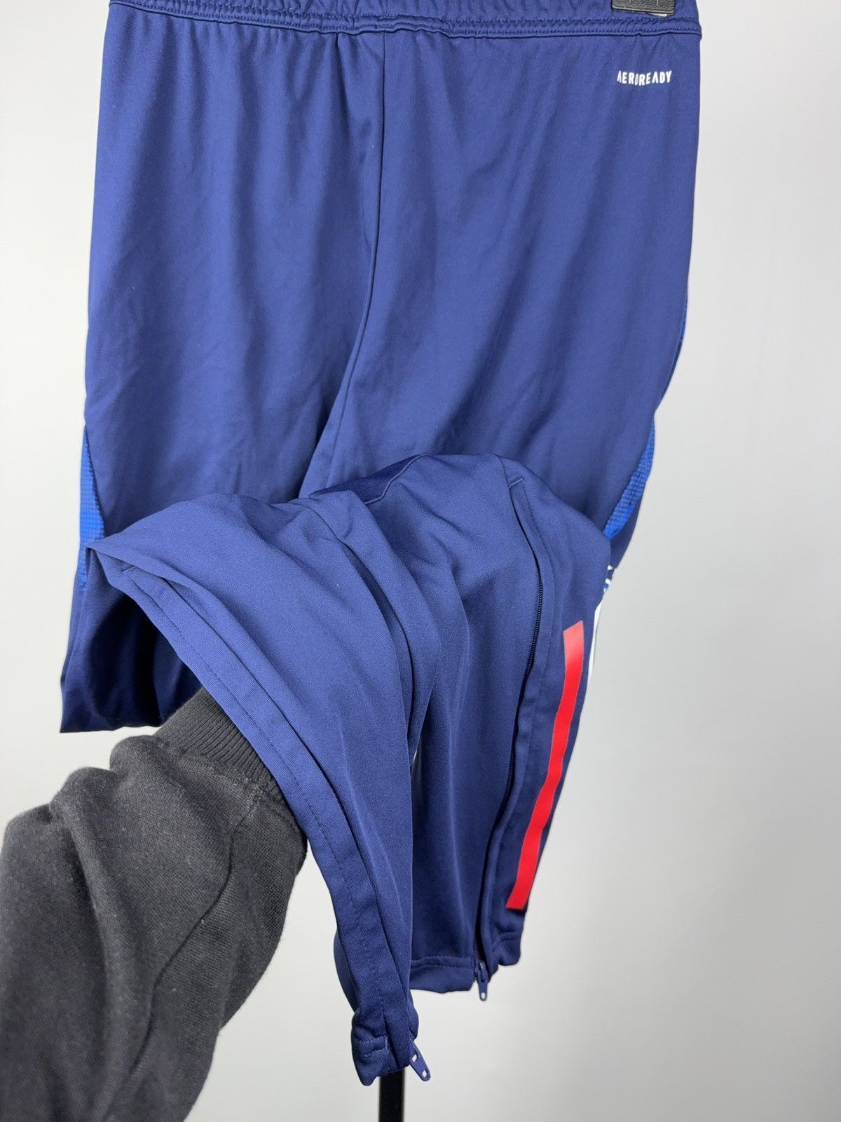 Adidas Adidas Italy FIGC Aeroready Slim Fit Track Pants Small size Size US 30 / EU 46 - 12 Thumbnail