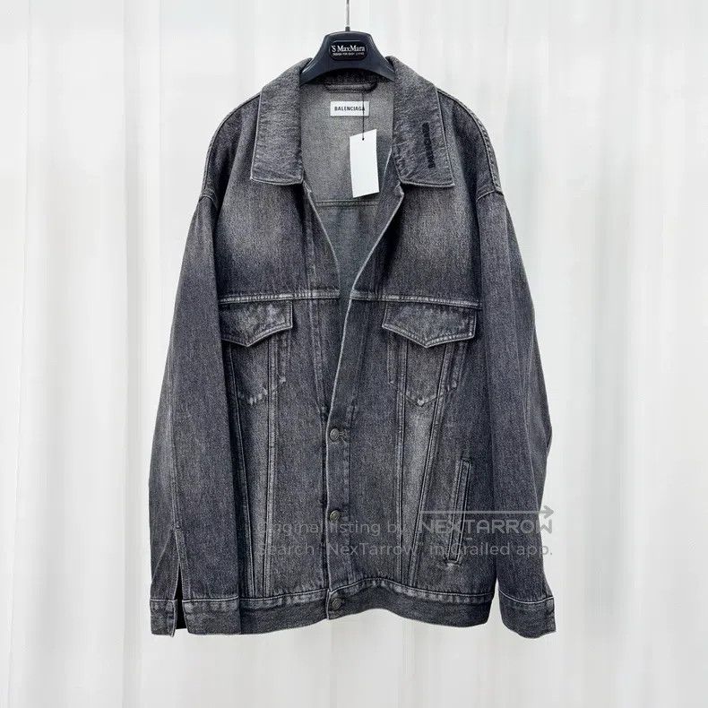 Balenciaga Balenciaga Embroidered Letter Washed Black Denim Jacket Size XXS / US 00 / IT 34 - 1 Thumbnail