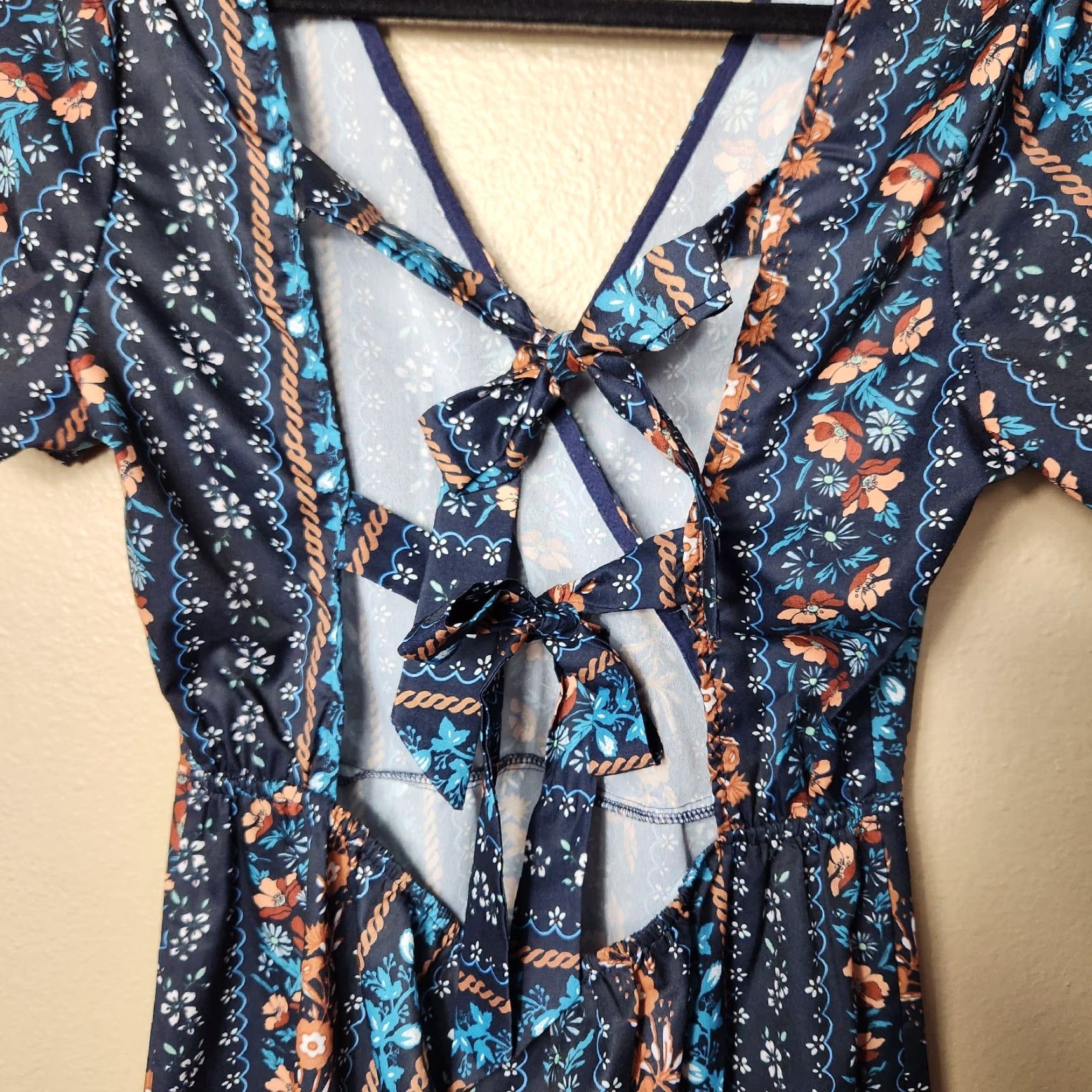 Vintage Parisian Flowers Floral Short Sleeve Surplice Tie Back Navy Dress L Women Knee Length A-Line Pattern: Floral Size 36" / US 14 / IT 50 - 4 Thumbnail