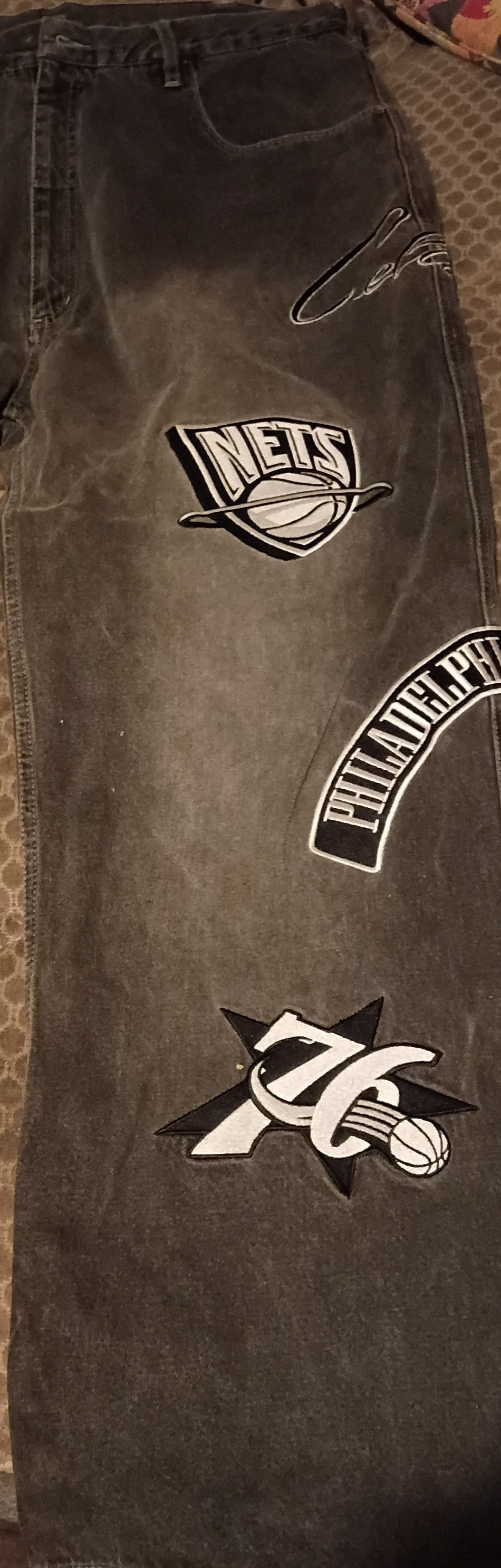 NBA Rare Vintage UNK NBA All-Over Multi-Patch Monochrome Jeans Size US 40 / EU 56 - 3 Thumbnail