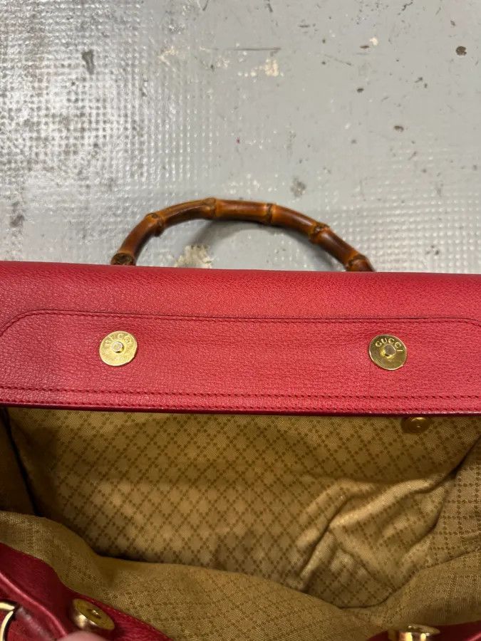 Gucci 1990s Gucci Red Suede Leather Bamboo Handle Shoulder Bag Size ONE SIZE - 7 Thumbnail