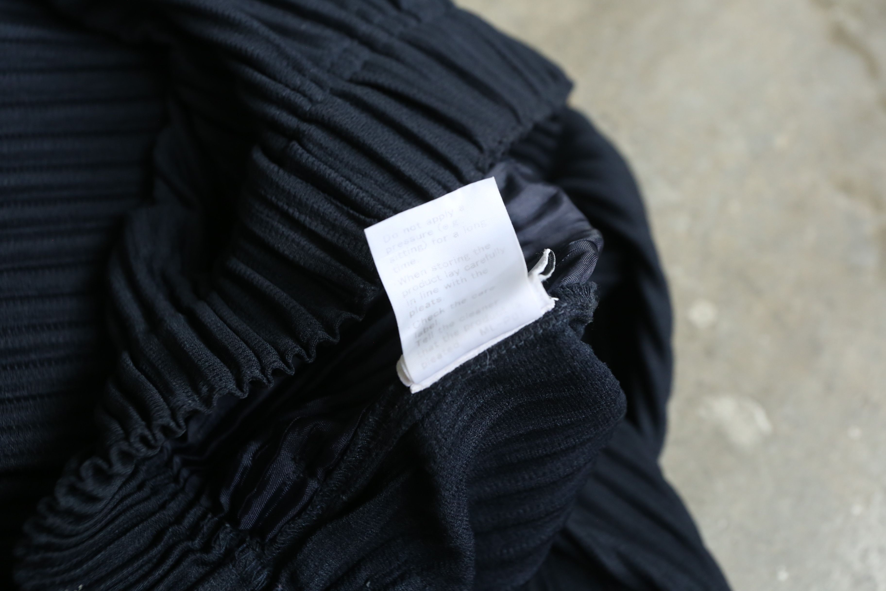 Homme Plisse Issey Miyake Homme Plisse Issey Miyake - F/W 21 - Basics Pleated Trousers Size US 30 / EU 46 - 9 Thumbnail