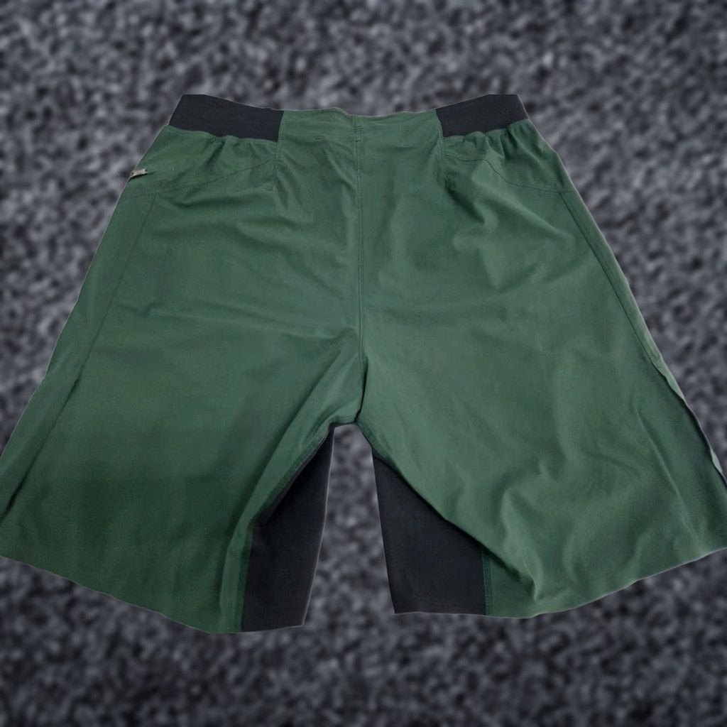 Lululemon Lululemon Men’s Active Green/ Black Shorts Drawstring Side Zip 32 L 10in Inseam Athletic Moisture Wicking Quick Dry Breathable Easy Care Comfort Size US 33 - 1 Thumbnail
