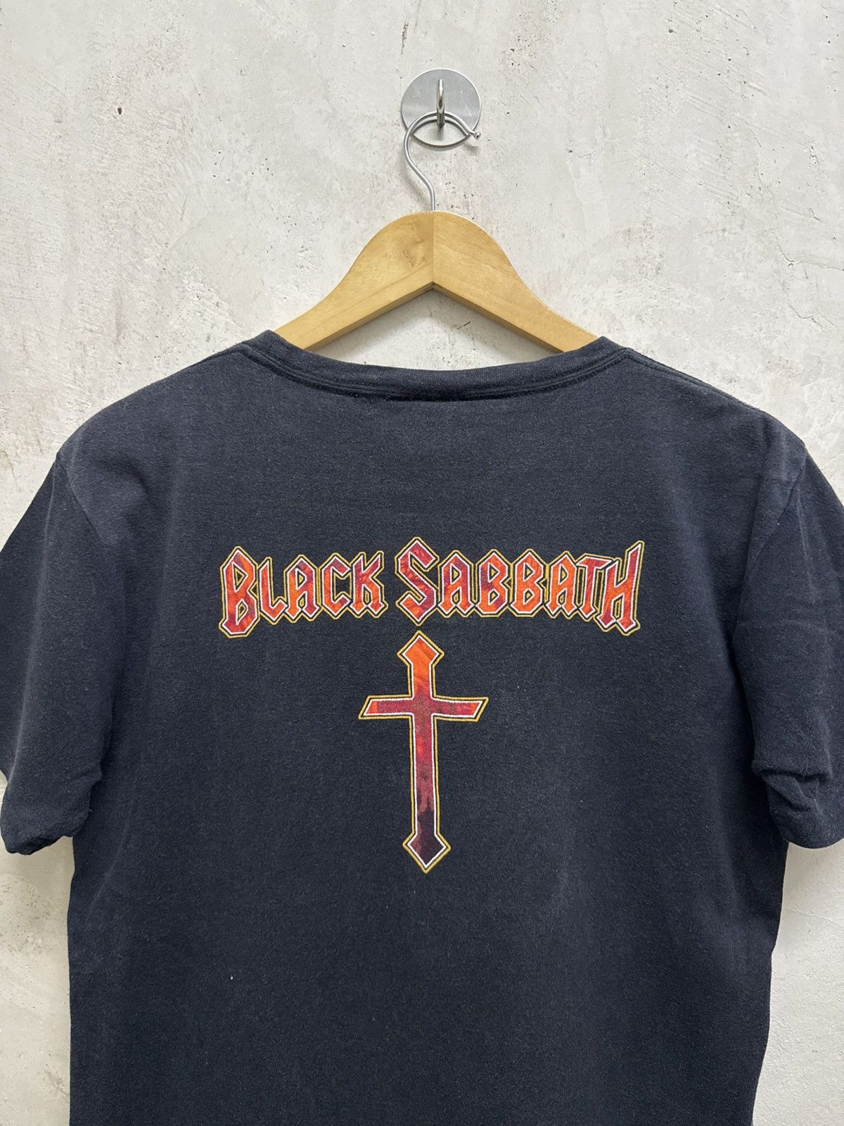 Band Tees Vintage 2005 Black Sabbath Cross Winterland Tees Size US M / EU 48-50 / 2 - 5 Thumbnail