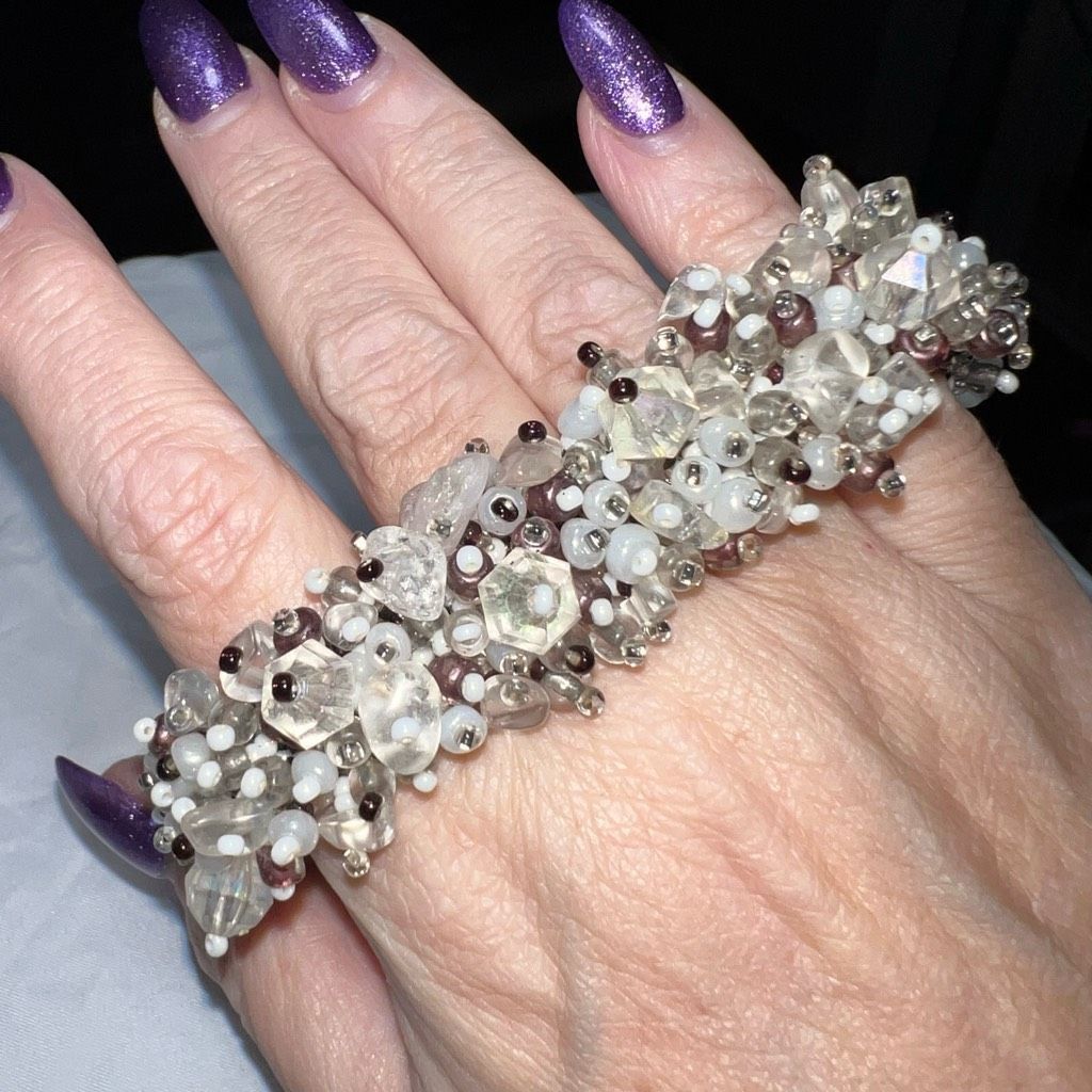 Vintage Vintage Cluster Beaded Loop Closure Bracelet Size ONE SIZE - 4 Thumbnail
