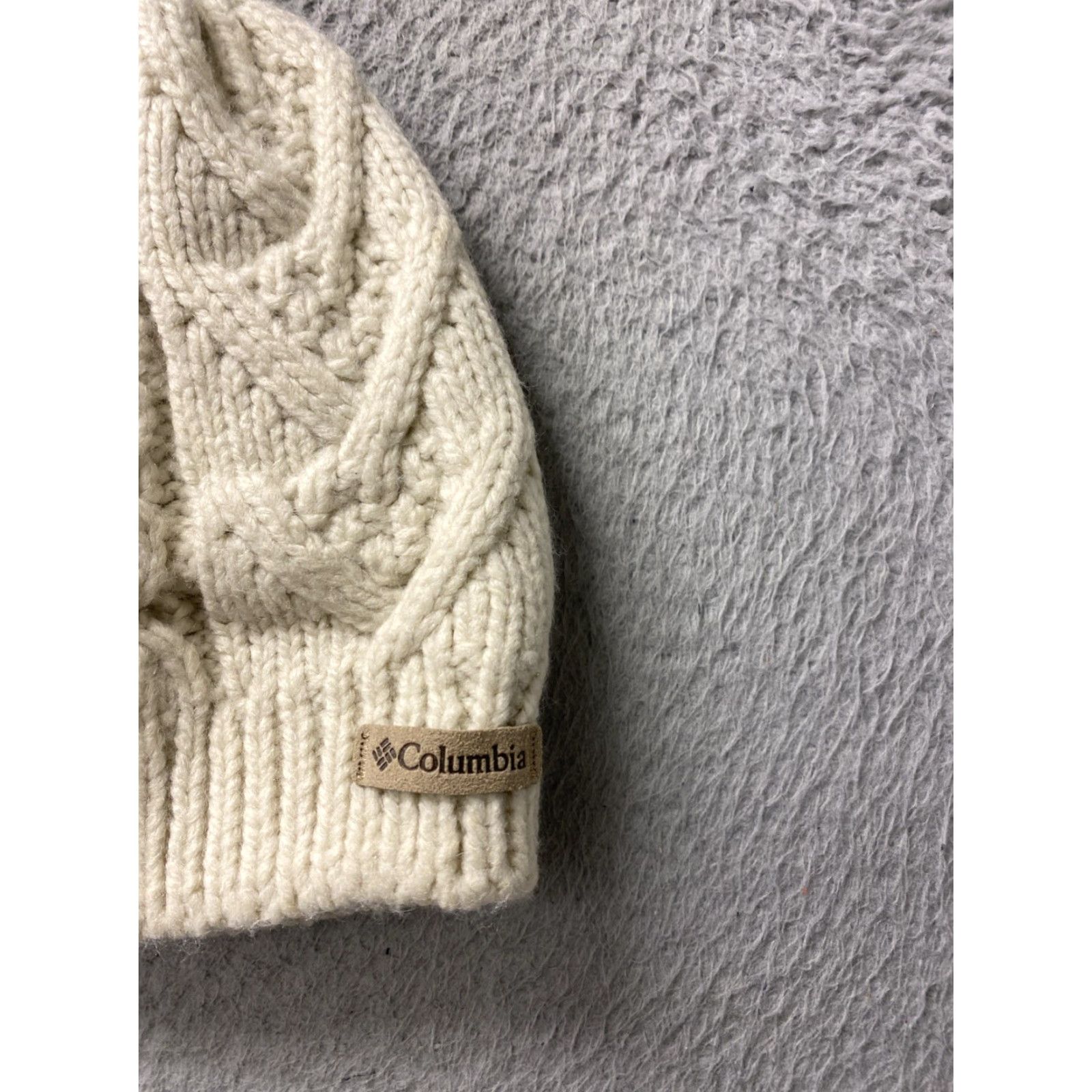 Vintage Columbia Beanie Womens One Size White Knit Beanie Ski Outdoor Adjustable Lightweight Logo Solid Knit Beanie Womens (One Size) Size ONE SIZE - 2 Thumbnail