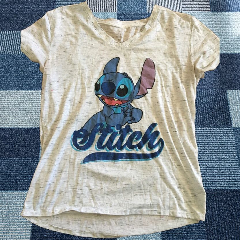 Disney Juniors Shirt Tee XL Lilo & Stitch Disney Cartoon Heather Gray V-Neck T-Shirt Women’s Classic Disney Logo Size XL / US 12-14 / IT 48-50 - 1 Thumbnail