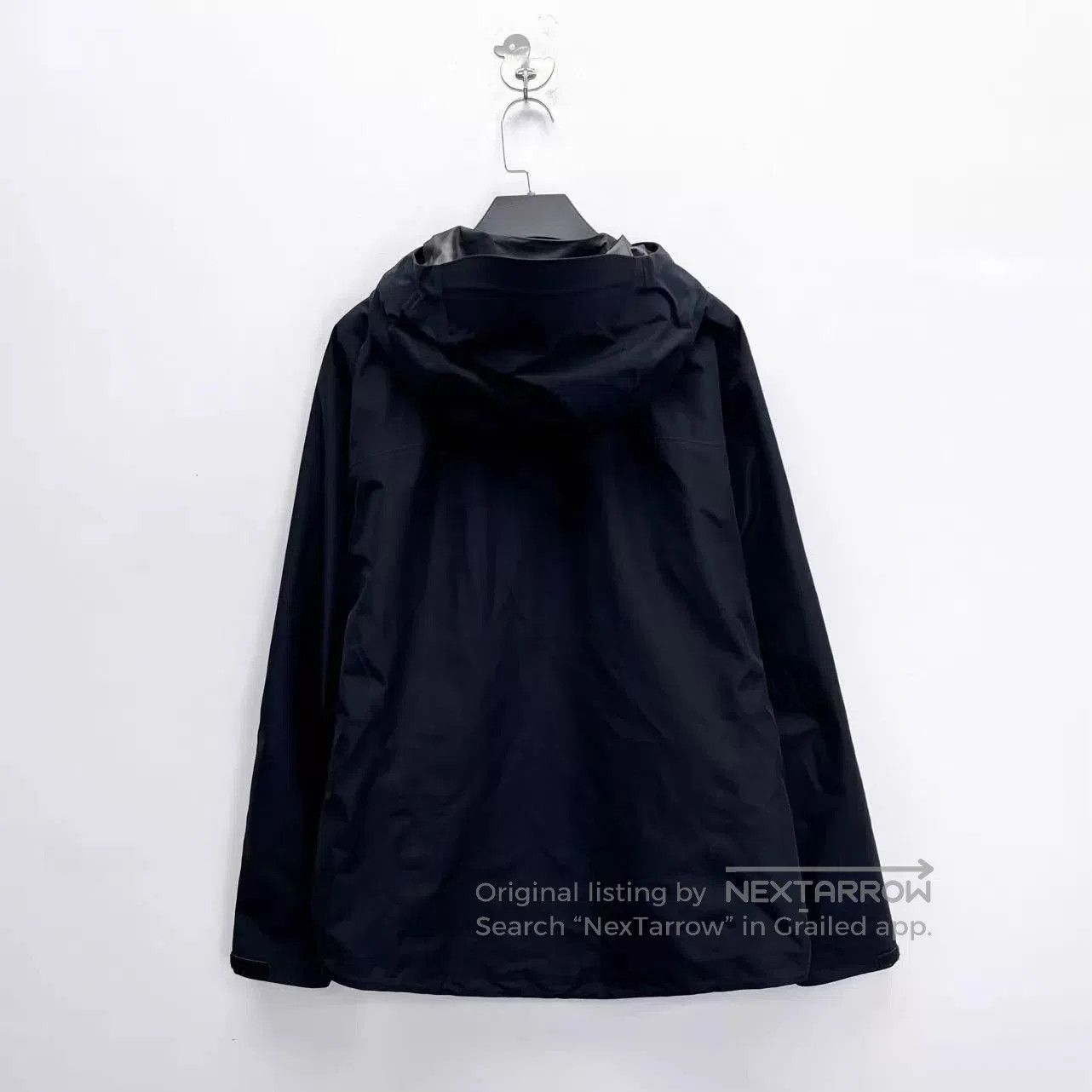 Arc'teryx Black Hooded Light Jacket Size M. Size US M / EU 48-50 / 2 - 2 Thumbnail