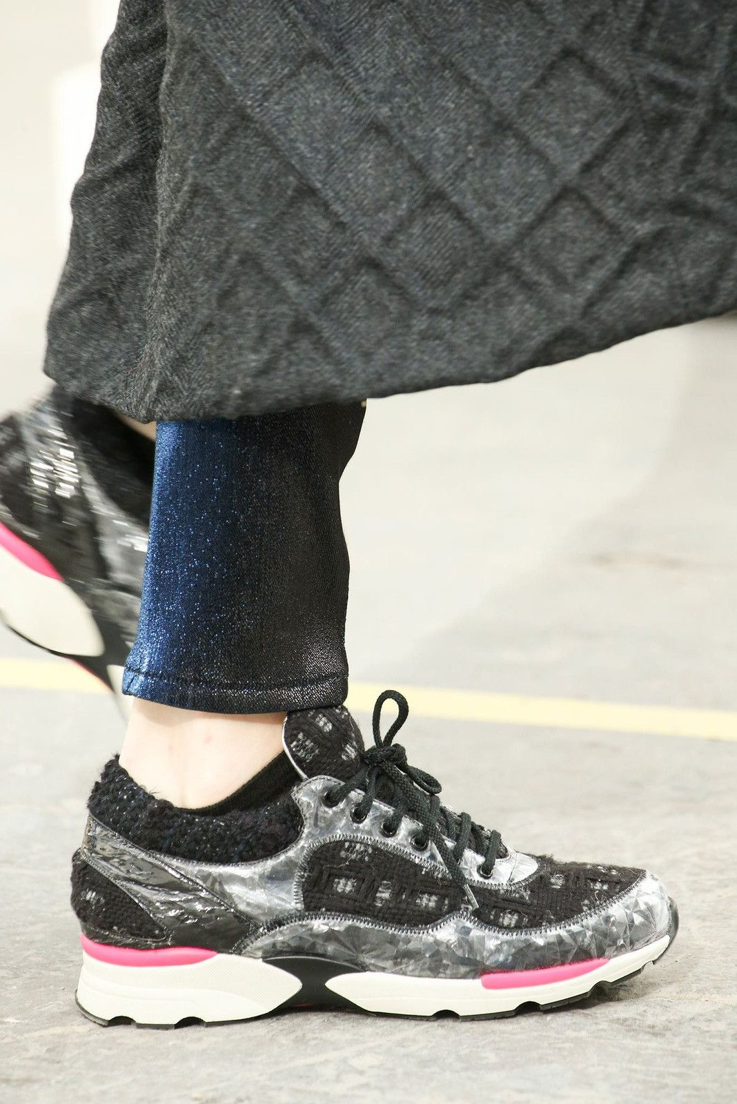 Chanel FW2014 Runway Tweed Spiked Runner Sneakers Size US 8 / EU 41 - 2 Thumbnail