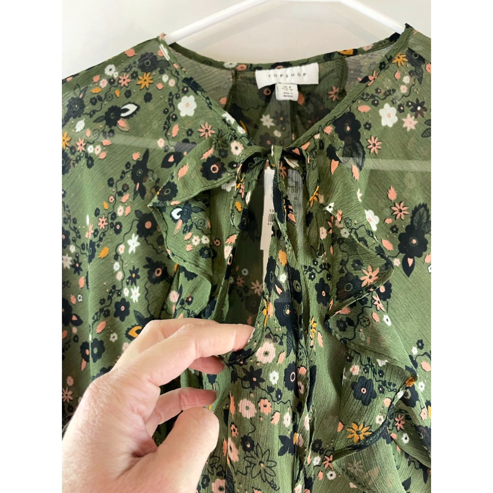 Topshop Topshop Blouse Women's Size 4 Green Floral Ruffles Long Sleeve Sheer Soft Top Size S / US 4 / IT 40 - 4 Thumbnail