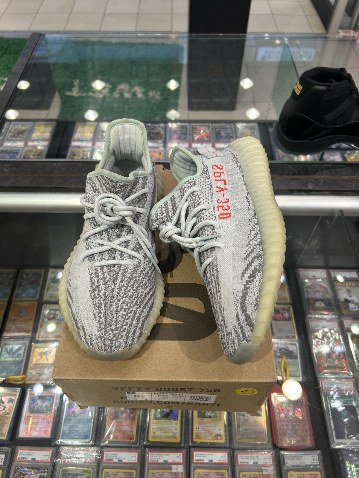 Yeezy Yeezy 350 Blue Tint Size US 8.5 / EU 41-42 - 1 Thumbnail