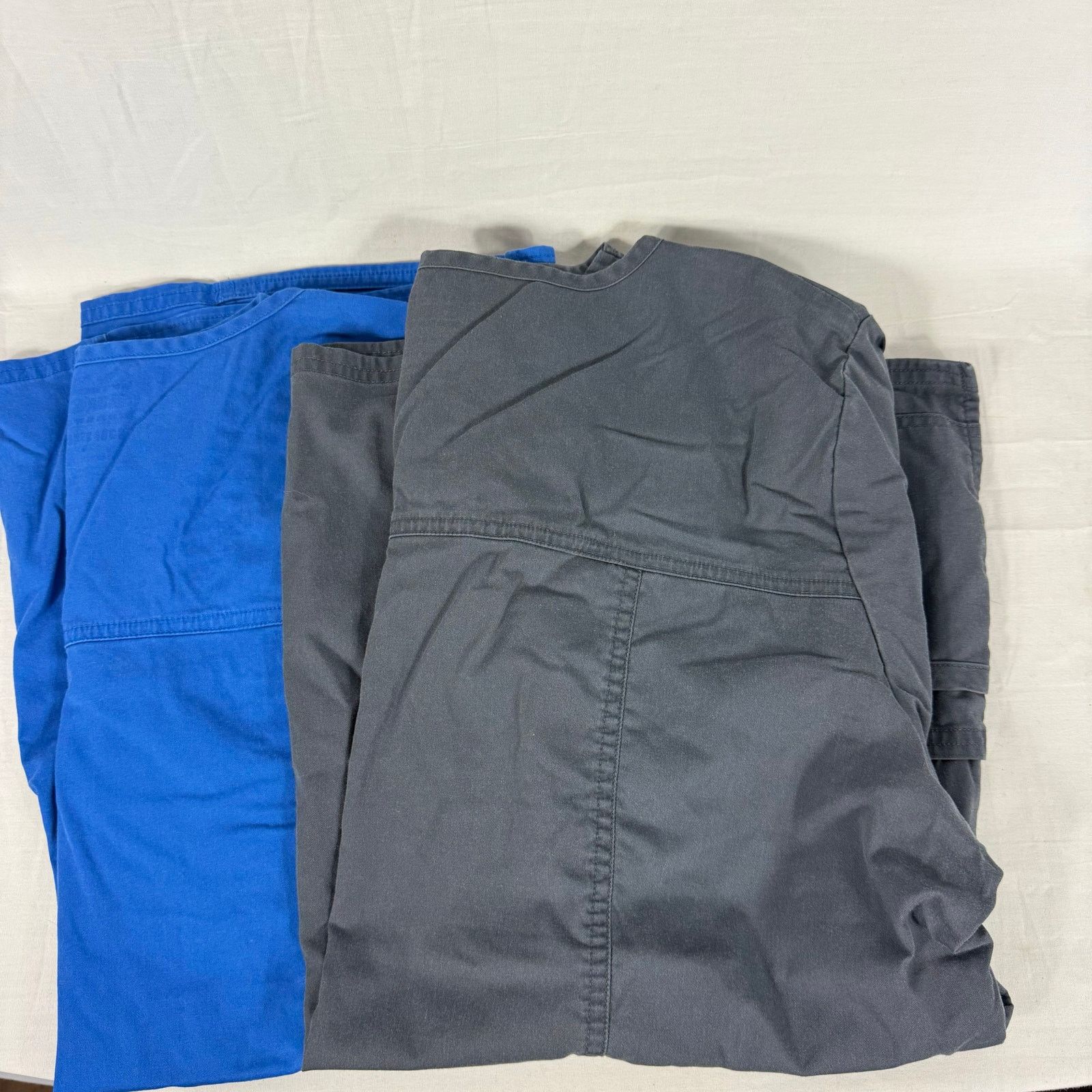 Cherokee Cherokee Scrub Top Lot of 2 XL Pockets Medical Blue Gray Size US L / EU 52-54 / 3 - 2 Thumbnail