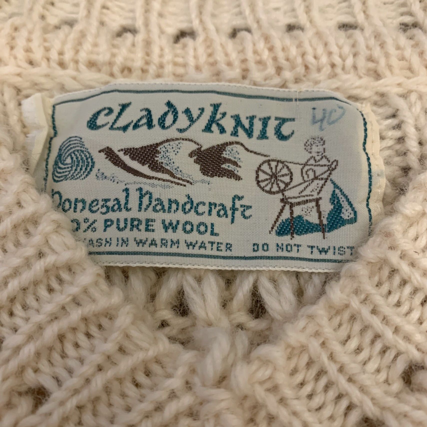 Vintage VINTAGE Cladyknit Donegal Handcraft Sweater 40 M Womens Cream Irish Aran Knit Crew Neck Pullover Knit Wool Cable Knit Size S / US 4 / IT 40 - 2 Thumbnail