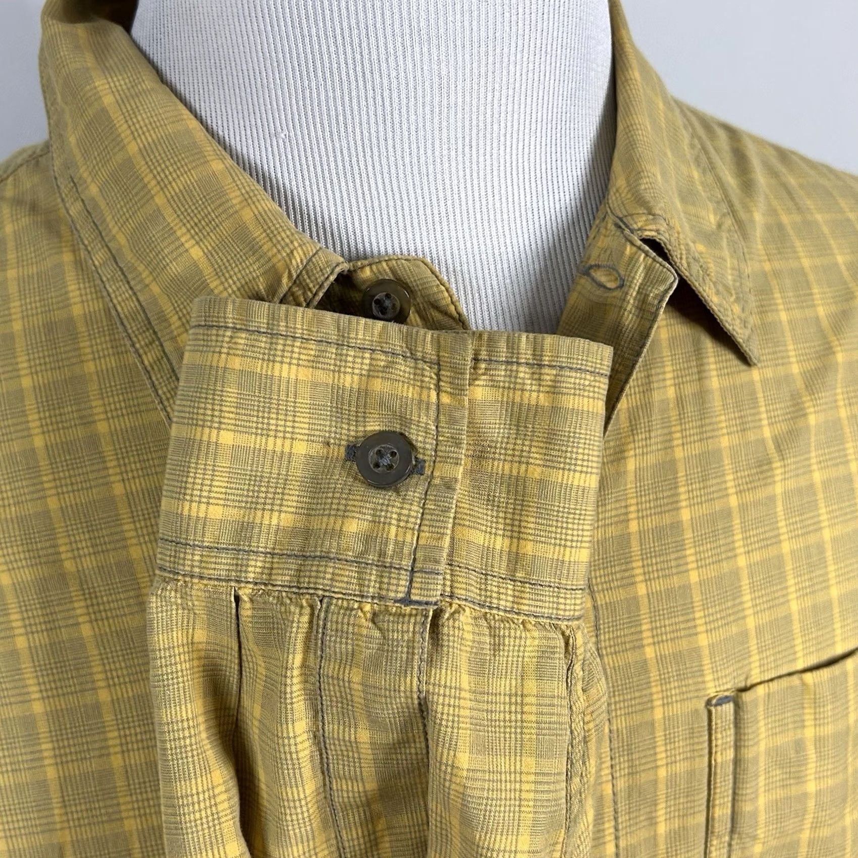 Levi's VINTAGE Levi's Silvertab Shirt Yellow Plaid Button Front Large Adult Mens 100% Cotton Y2K Size US L / EU 52-54 / 3 - 4 Thumbnail