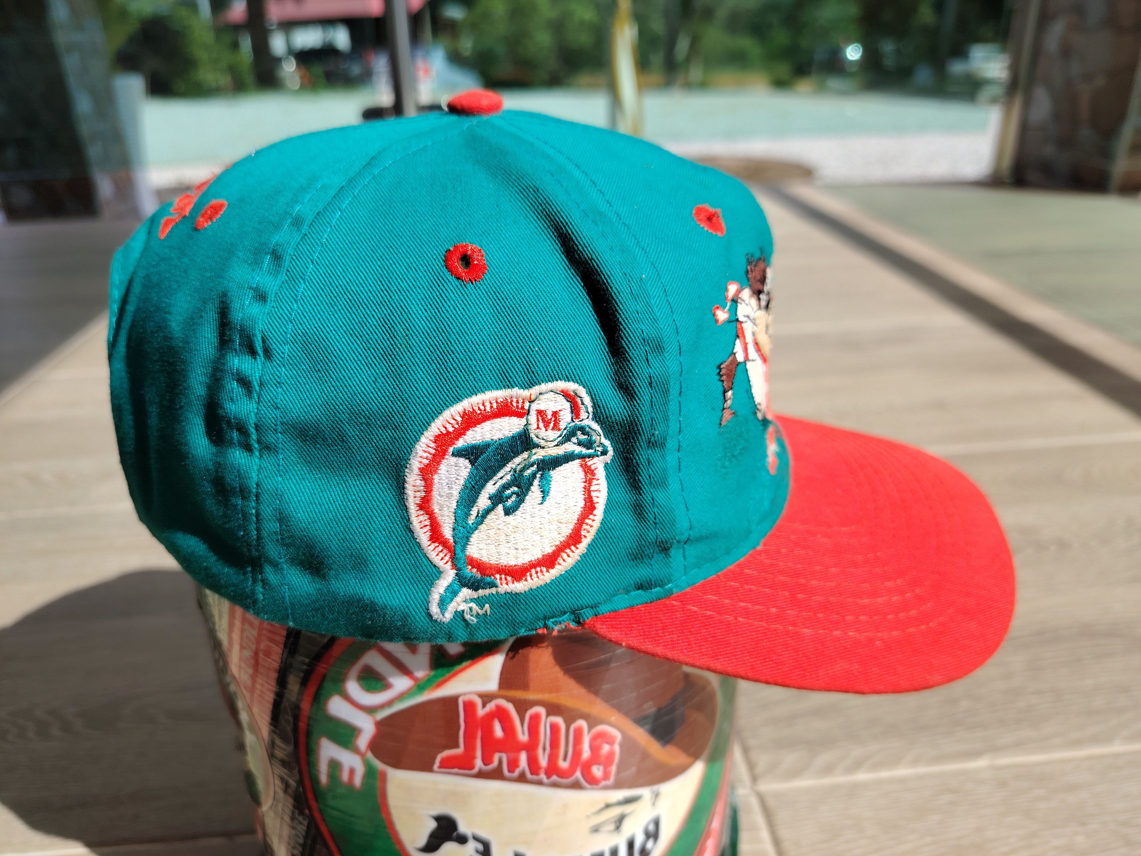 Logo 7 × NFL × Warner Bros Vintage 1993 Miami Dolphins Looney Tunes Logo 7 Hat NFL Size ONE SIZE - 2 Thumbnail