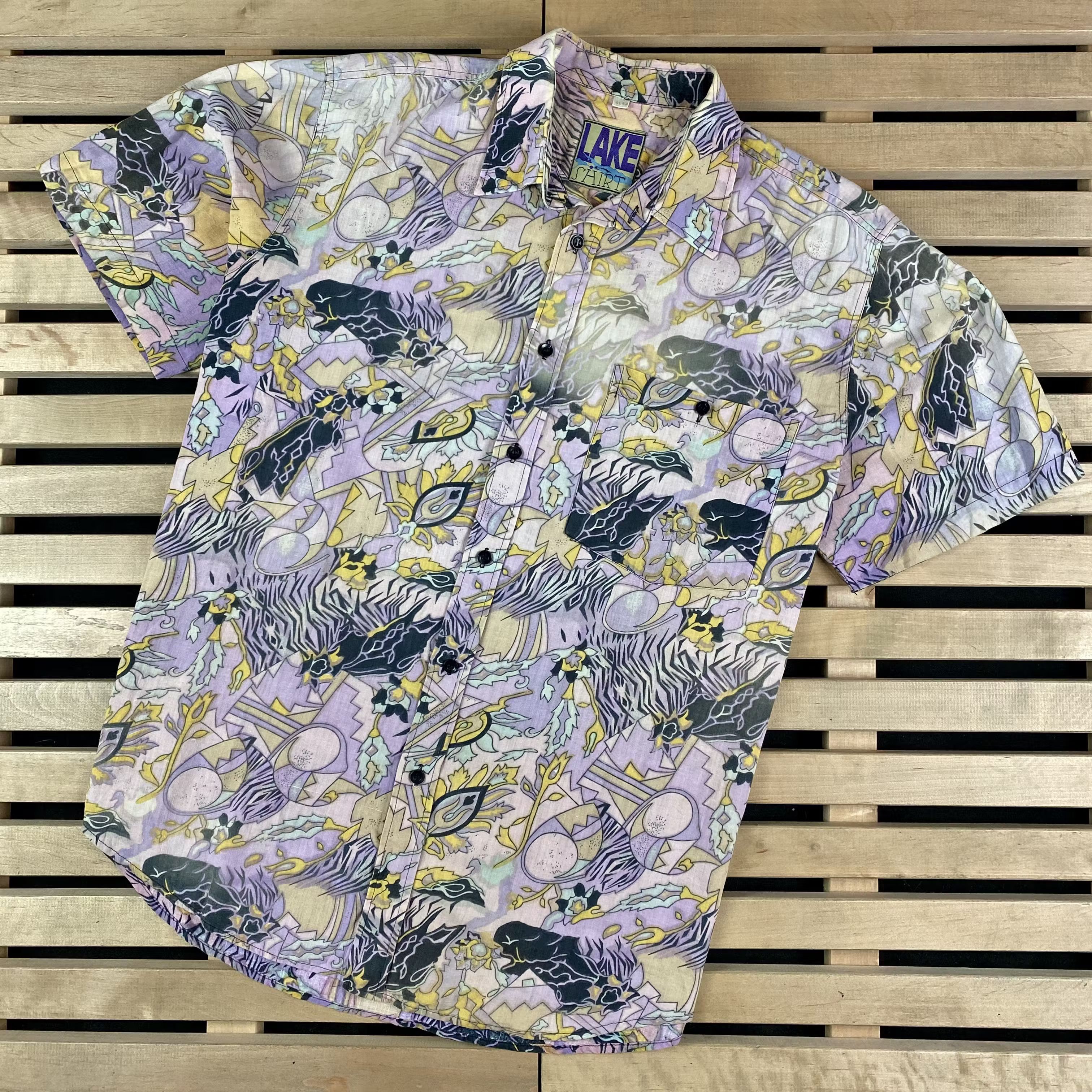 Vintage Mens Hawaiian Crazy Shirt Short Sleeve Lake Vintage Size L Size US L / EU 52-54 / 3 - 1 Thumbnail