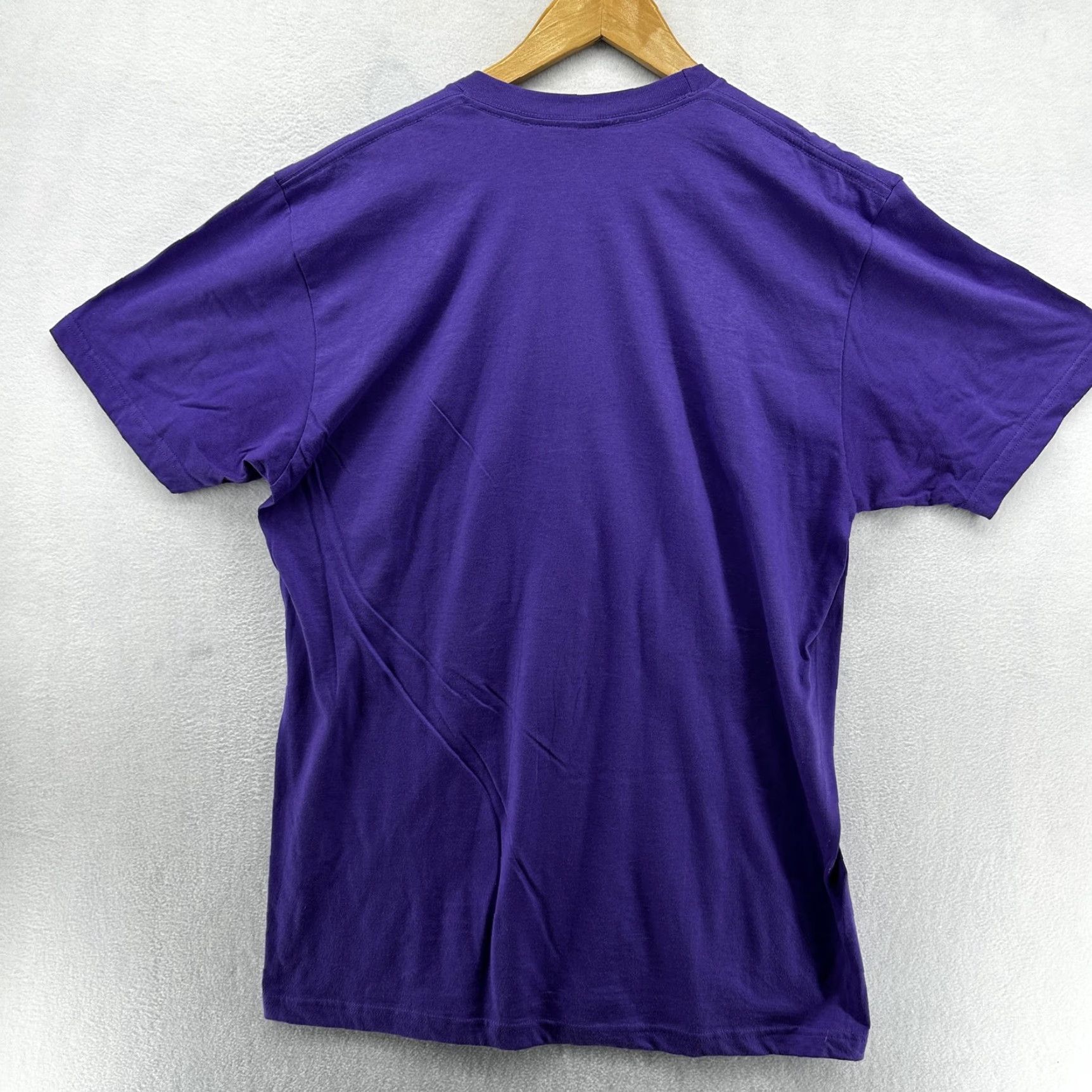 Johnny Cupcakes Johnny Cupcakes Shirt Mens Large Purple Skull Crossbones Cupcake Graphic Tee Size US L / EU 52-54 / 3 - 4 Thumbnail
