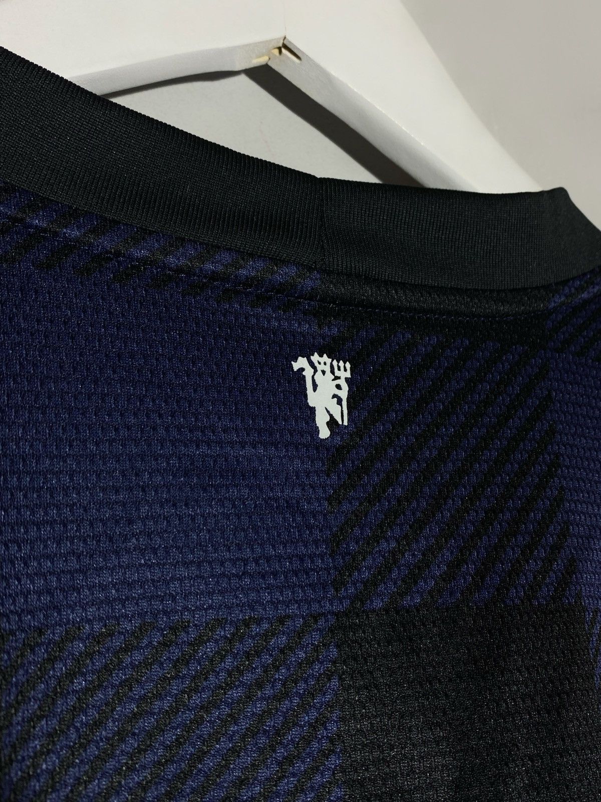 Nike Nike Manchester United 2013/14 Away Soccer Jersey Size US XL / EU 56 / 4 - 13 Thumbnail