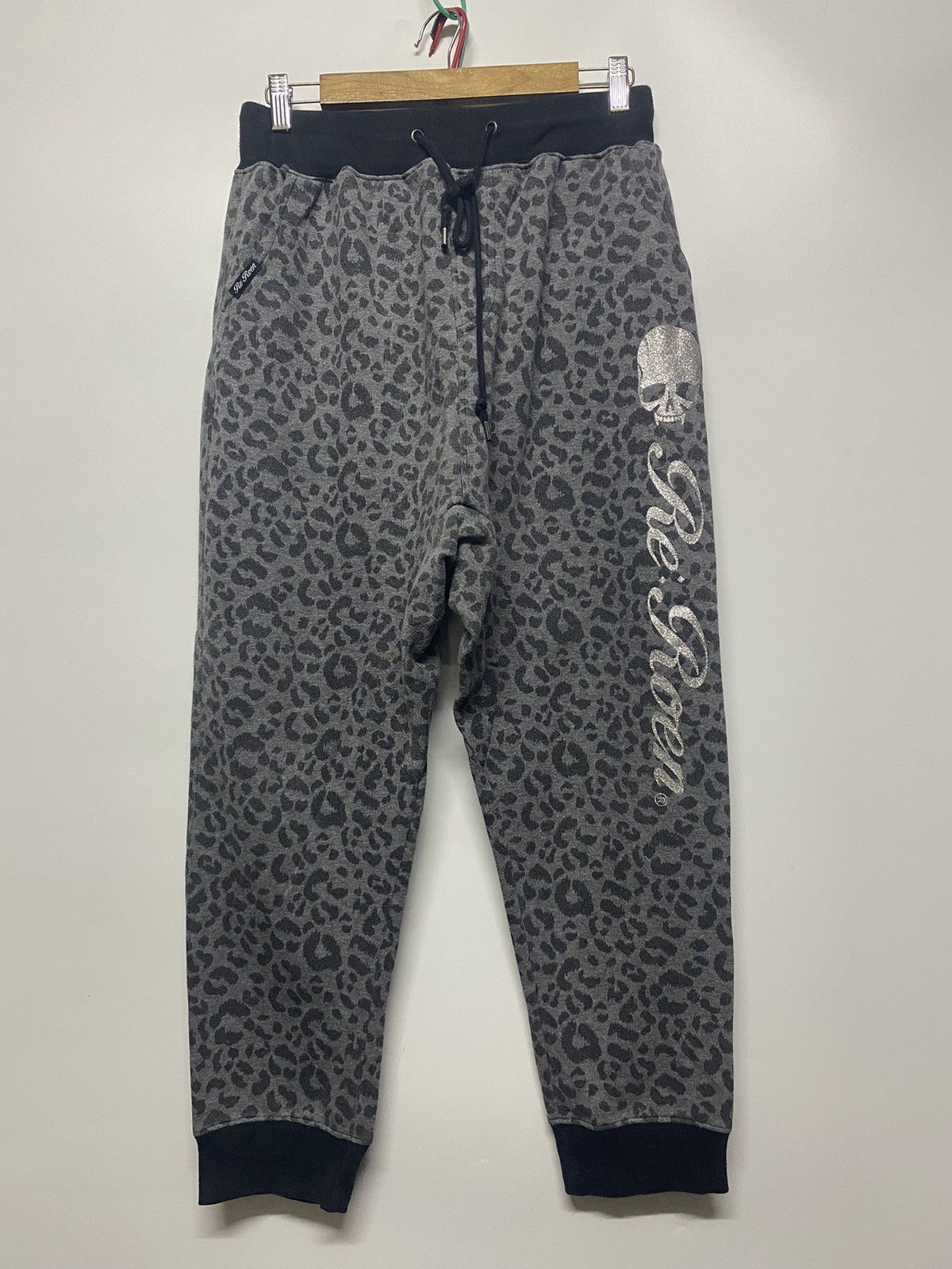 Designer × Roen 🔥MAKE OFFER🔥 Re ROEN Skull Logo Jogger Pant Size US 30 / EU 46 - 1 Thumbnail