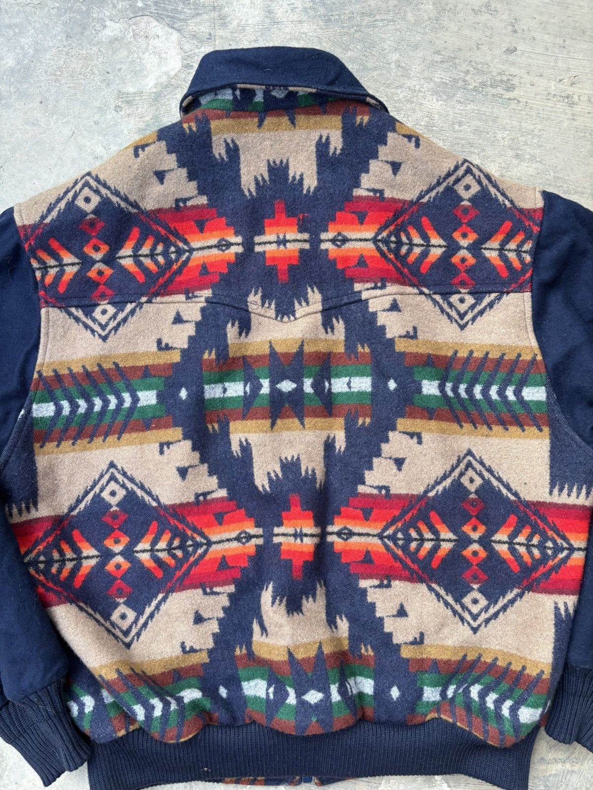 Pendleton Vintage 90’s Pendleton Wool Blanket Jacket Aztec Print Size US L / EU 52-54 / 3 - 5 Thumbnail