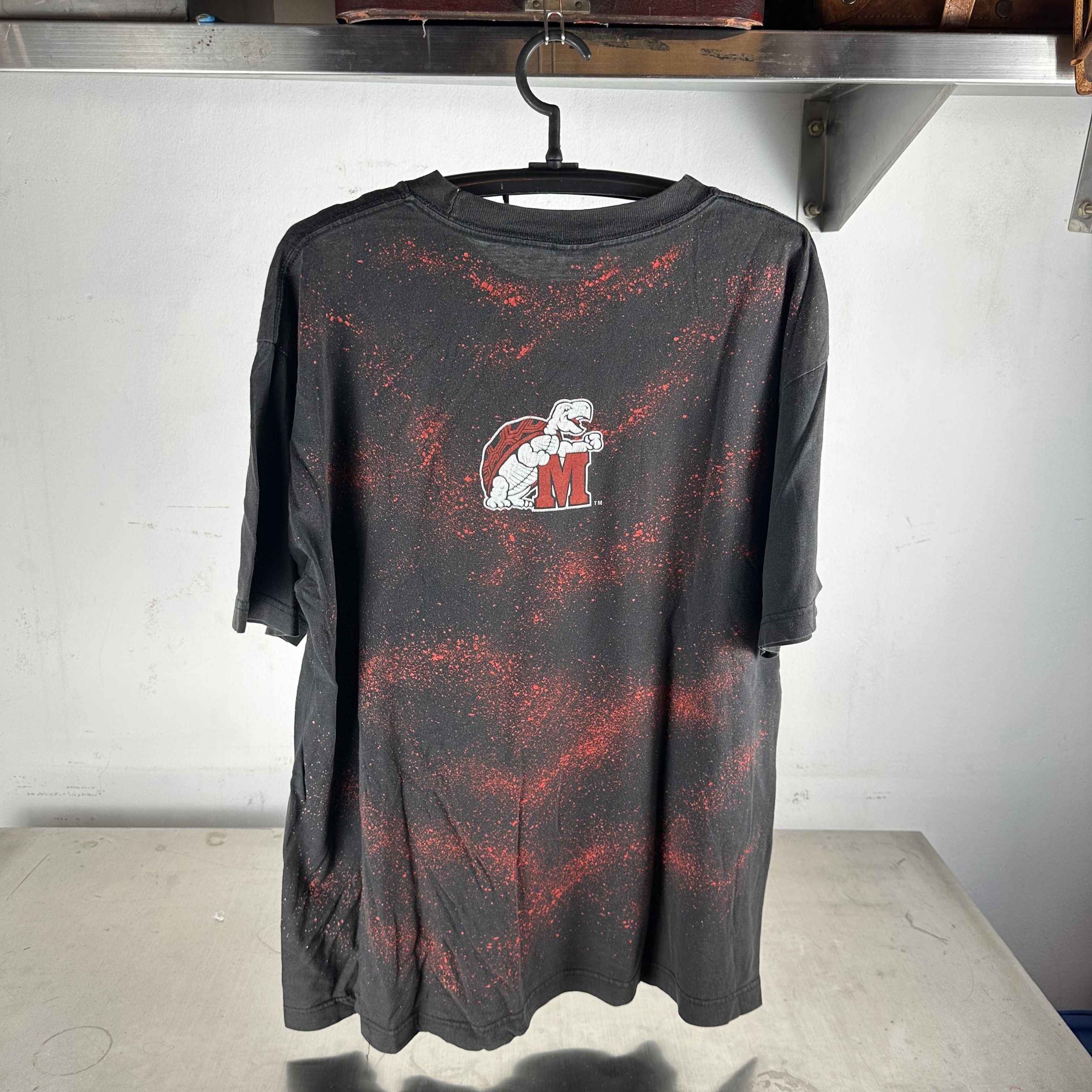Vintage Vintage 90s Maryland Terrapins Basketball NCAA AOP T-Shirt Size US XL / EU 56 / 4 - 3 Thumbnail